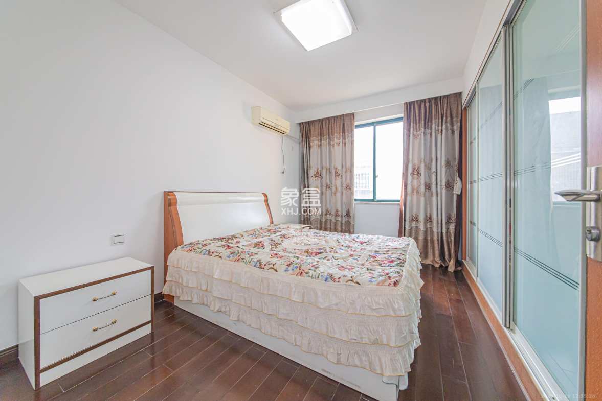 盛世康城 4室3厅3卫 1700.0元/月 盛世康城 4室3厅3卫 1700.0元/月室内图