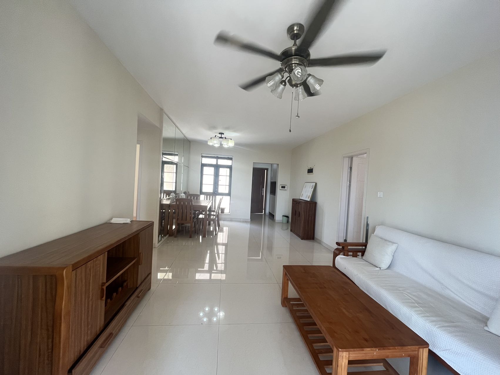 海阔天空-国瑞城二期(雅仕苑) 2室2厅1卫 3300.0元/月 海阔天空-国瑞城二期(雅仕苑) 2室2厅1卫 3300.0元/月室内图