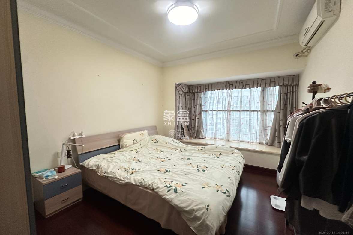 恒大雅苑 2室2厅1卫 2400.0元/月 恒大雅苑 2室2厅1卫 2400.0元/月室内图