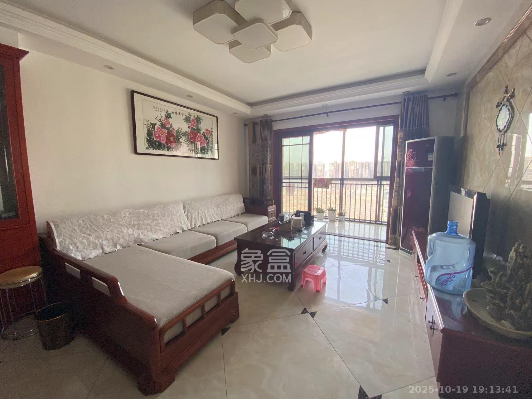 华城广场  3室2厅1卫    3200.0元/月室内图