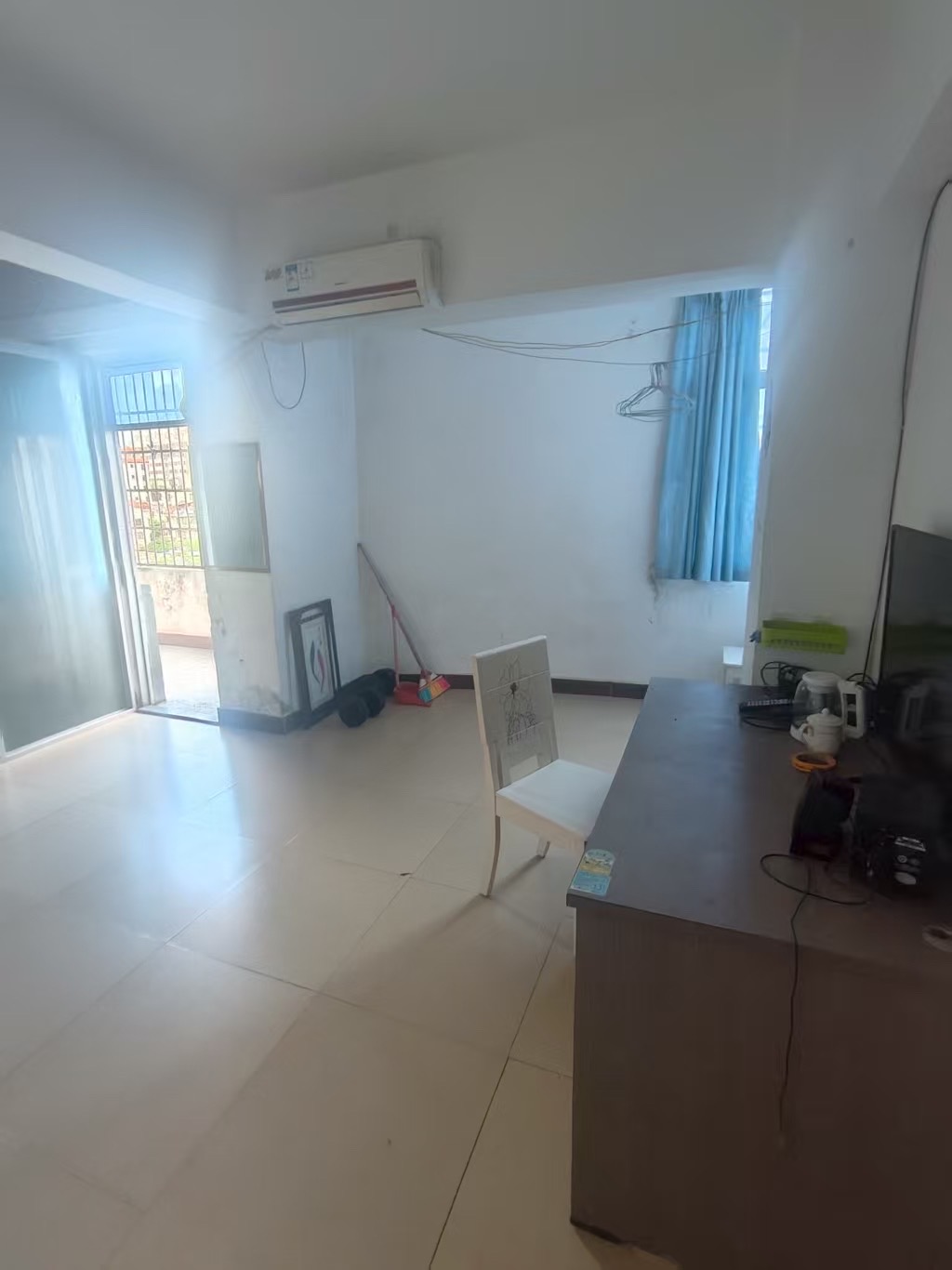 建材小区  1室1厅1卫    50.0万客厅