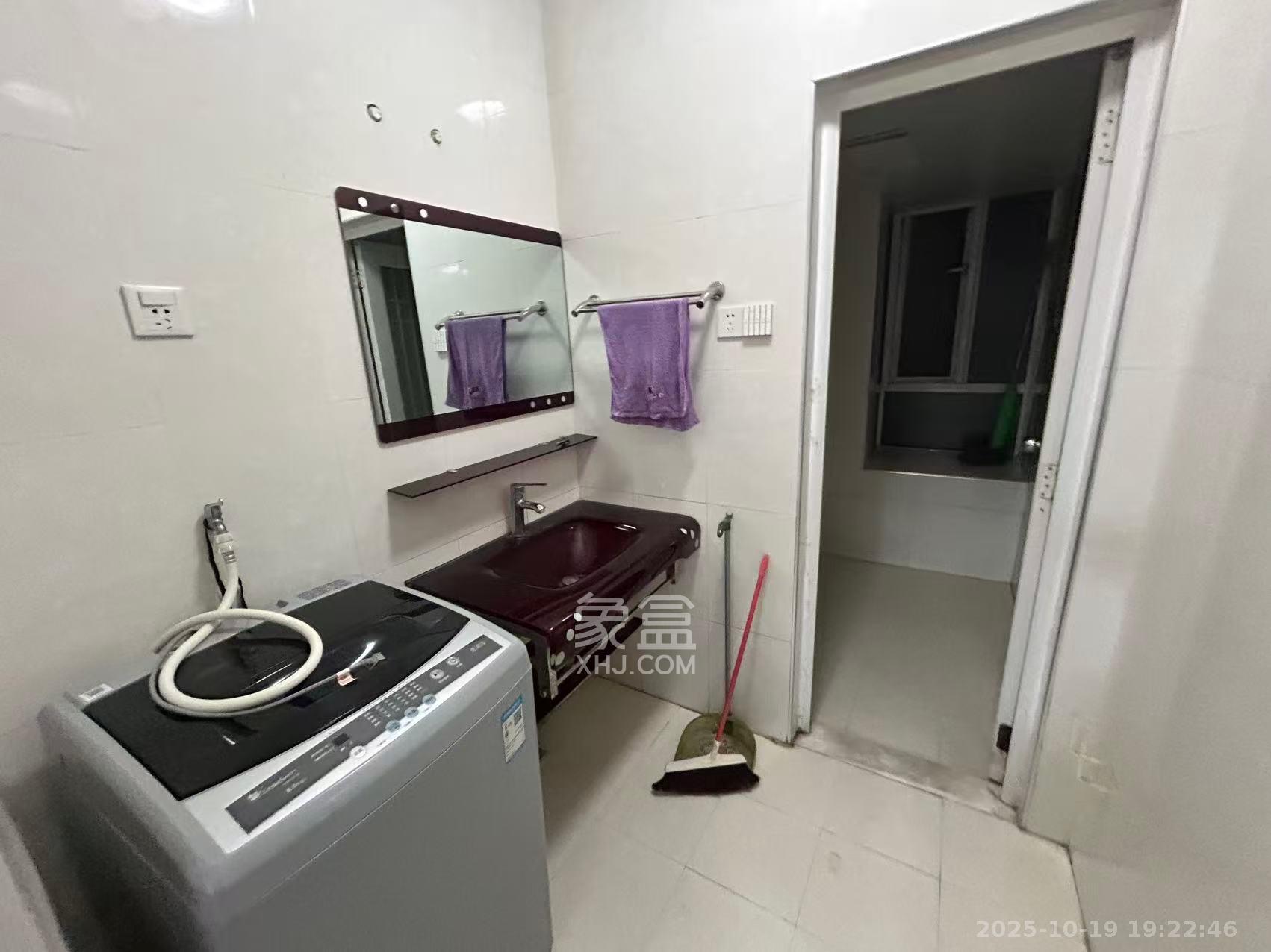 湘麓国际  3室2厅2卫    3000.0元/月室内图