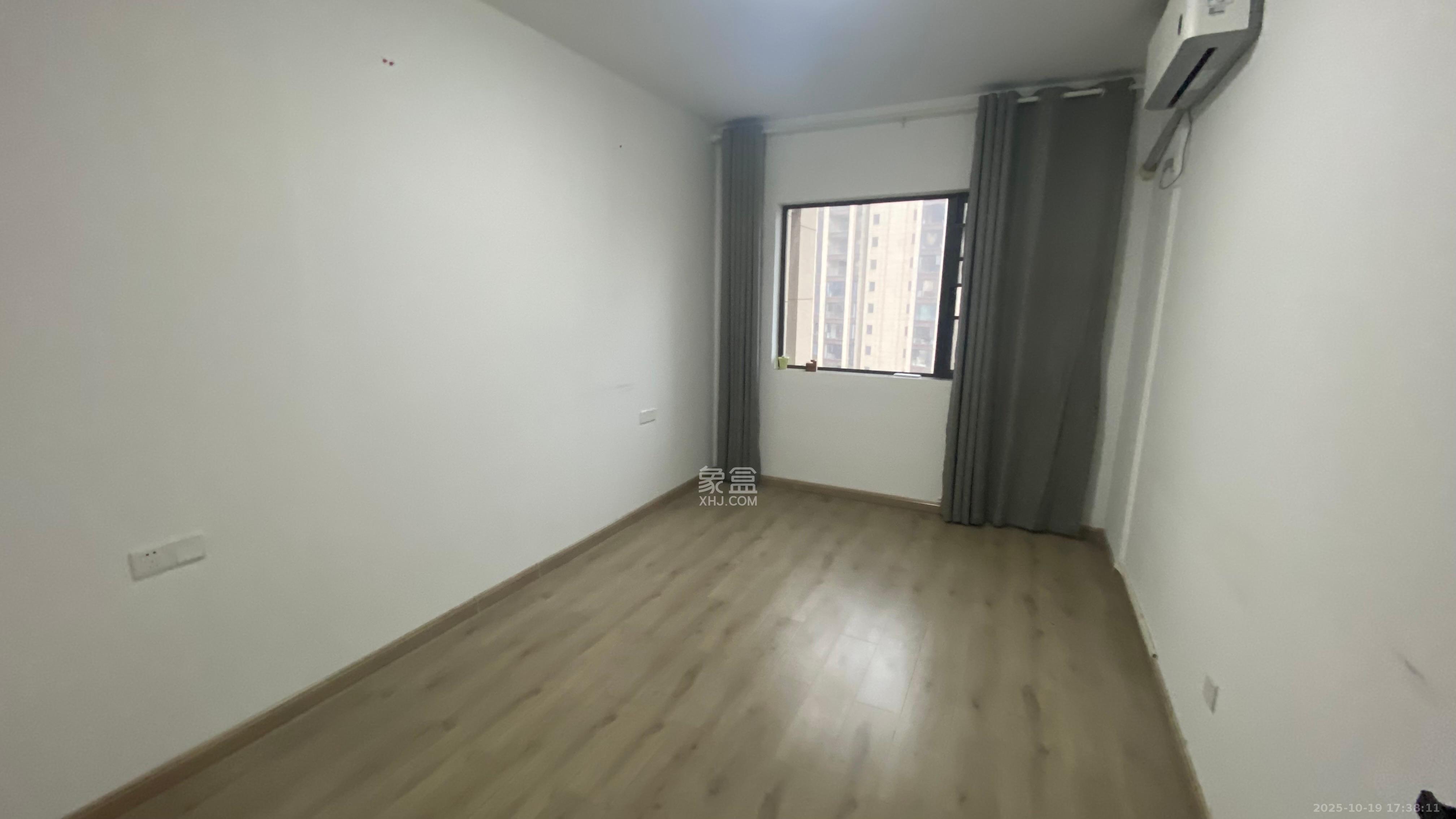 国欣向荣府  4室2厅2卫    3500.0元/月室内图