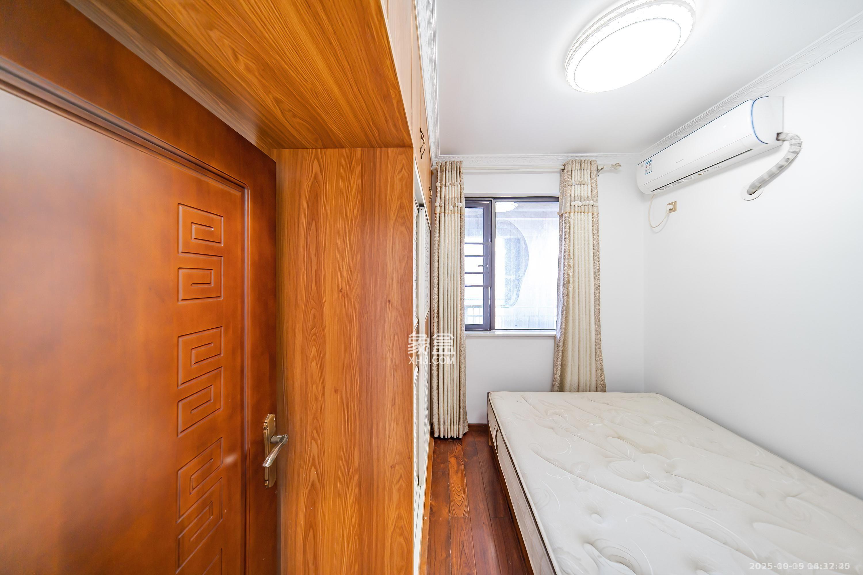 奥克斯滨仕花园（奥克斯洋湖广场/奥克斯中心）  3室2厅1卫    2800.0元/月室内图