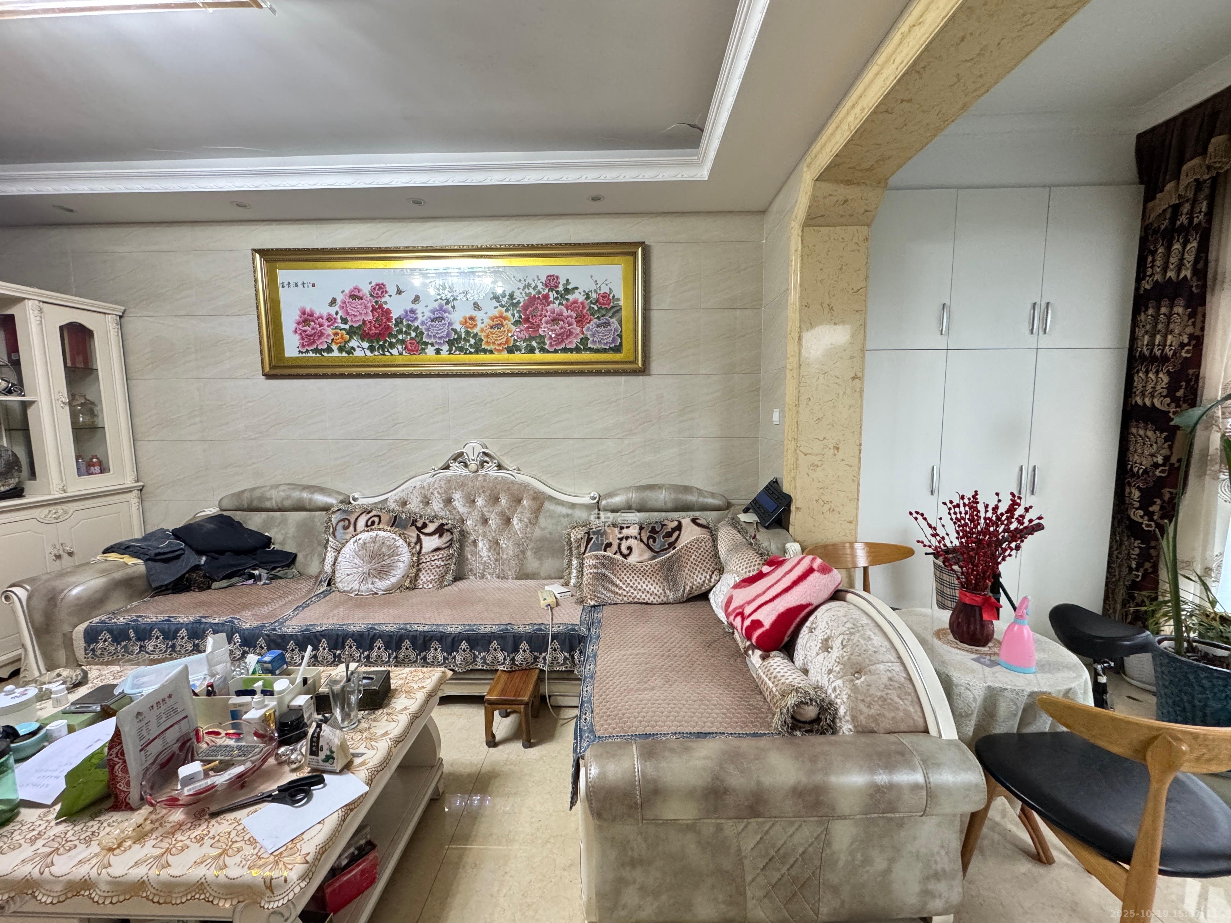 金域南外滩（望江佳园）  3室2厅2卫    4000.0元/月