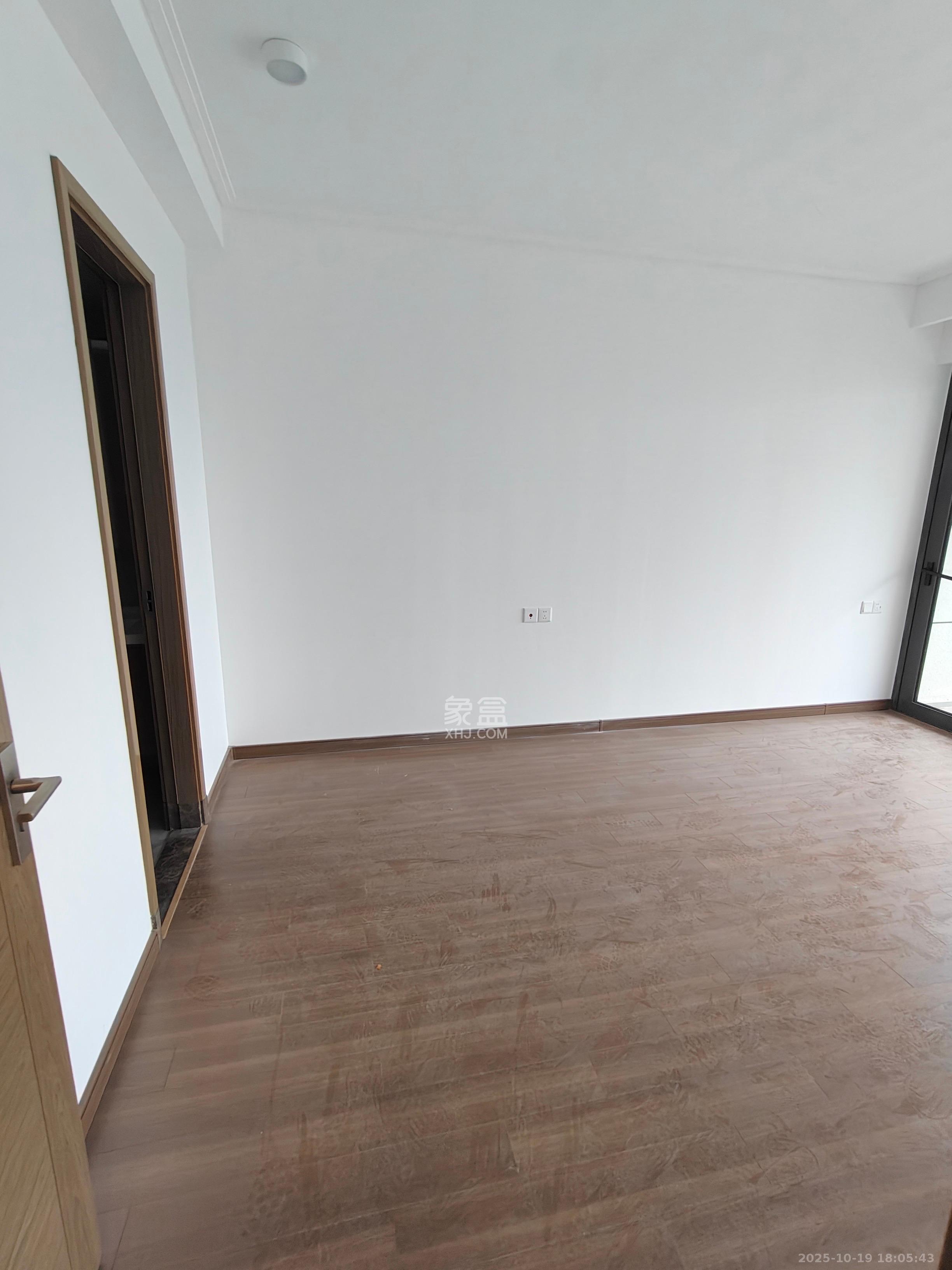 保利天汇  3室2厅2卫    3000.0元/月室内图