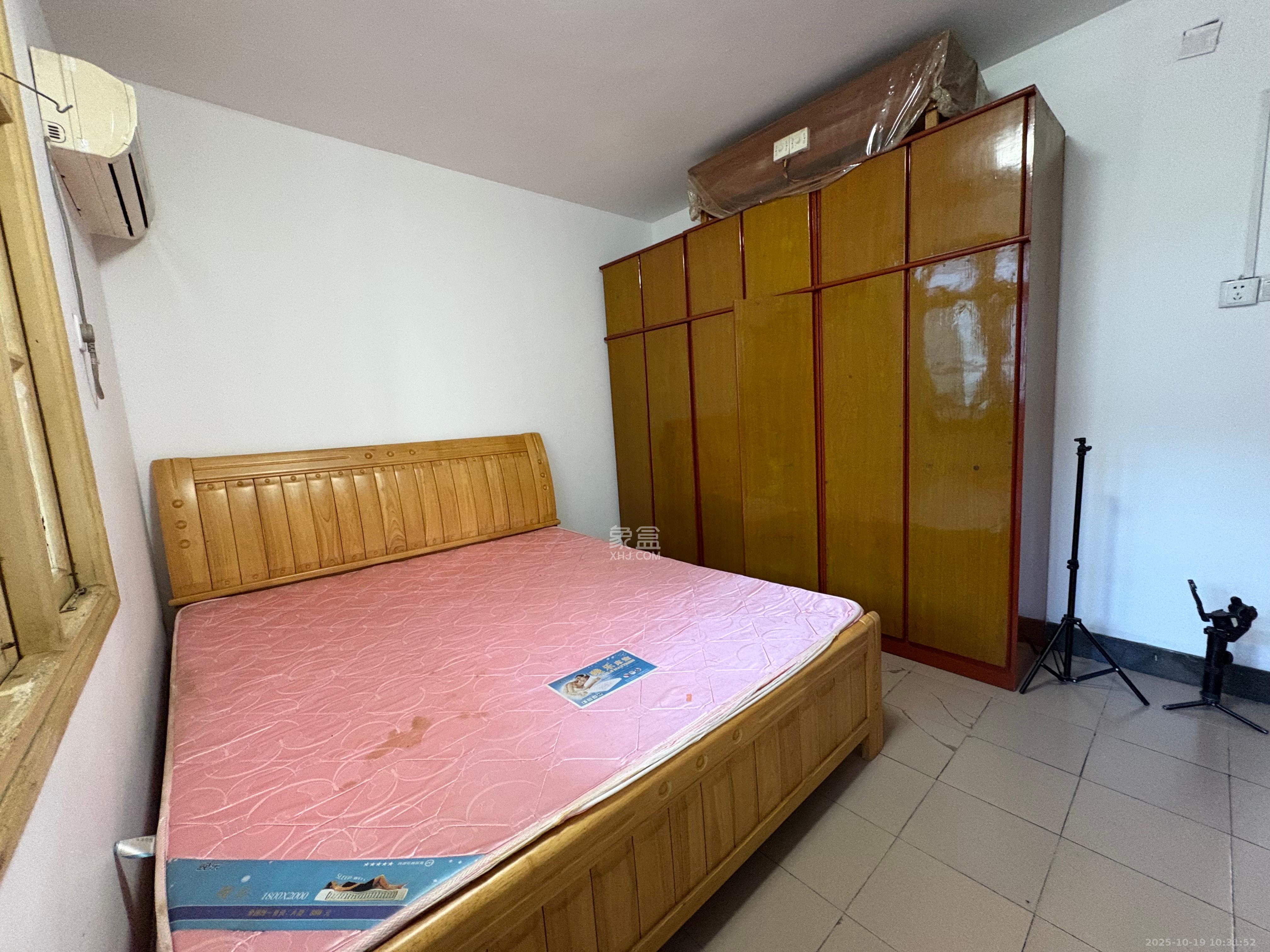 涂家冲社区（涂新小区、农商银行宿舍）  2室1厅1卫    1600.0元/月