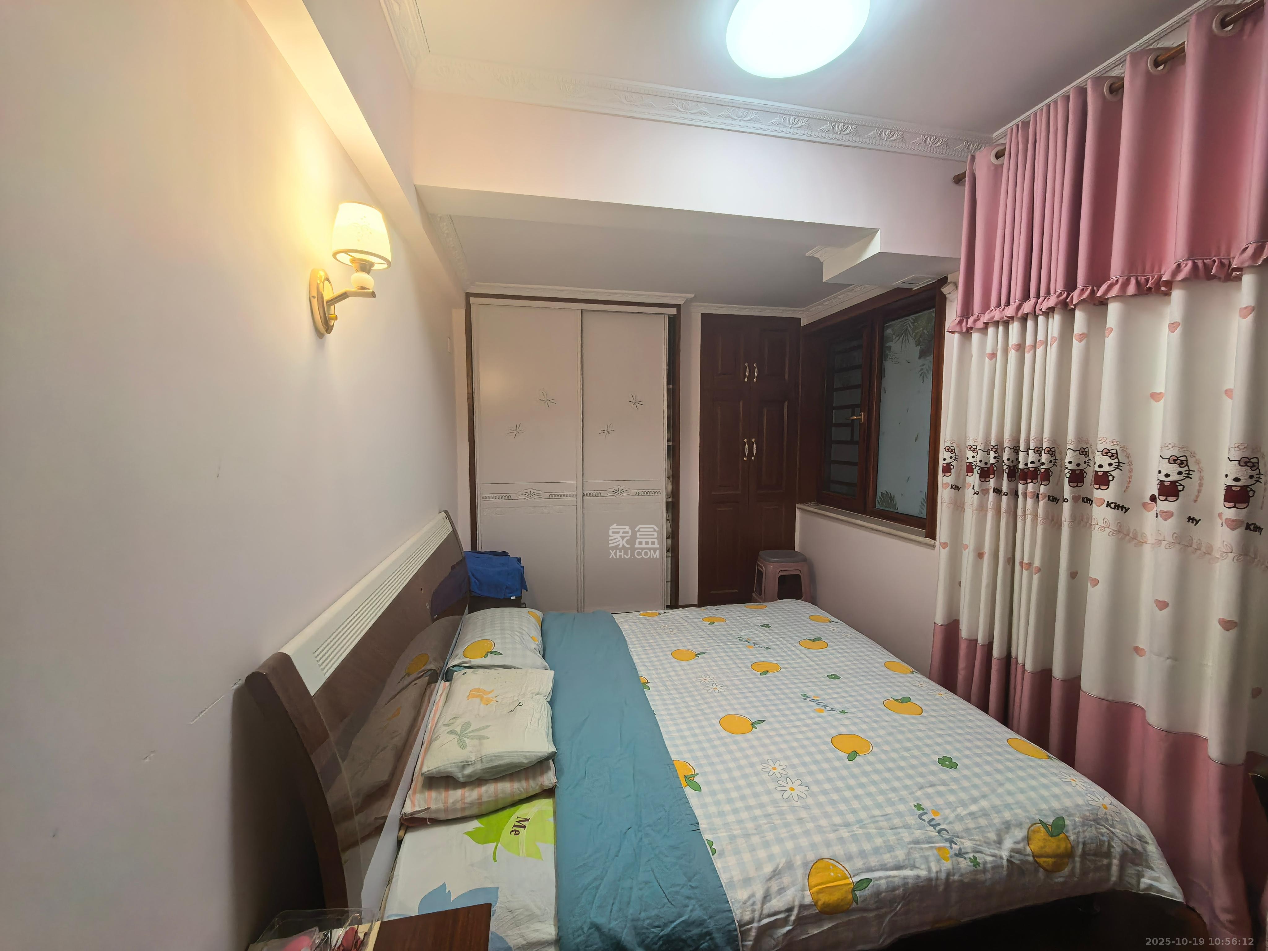 华润置地广场二期  3室2厅1卫    2500.0元/月 华润置地广场二期  3室2厅1卫    2500.0元/月小区图