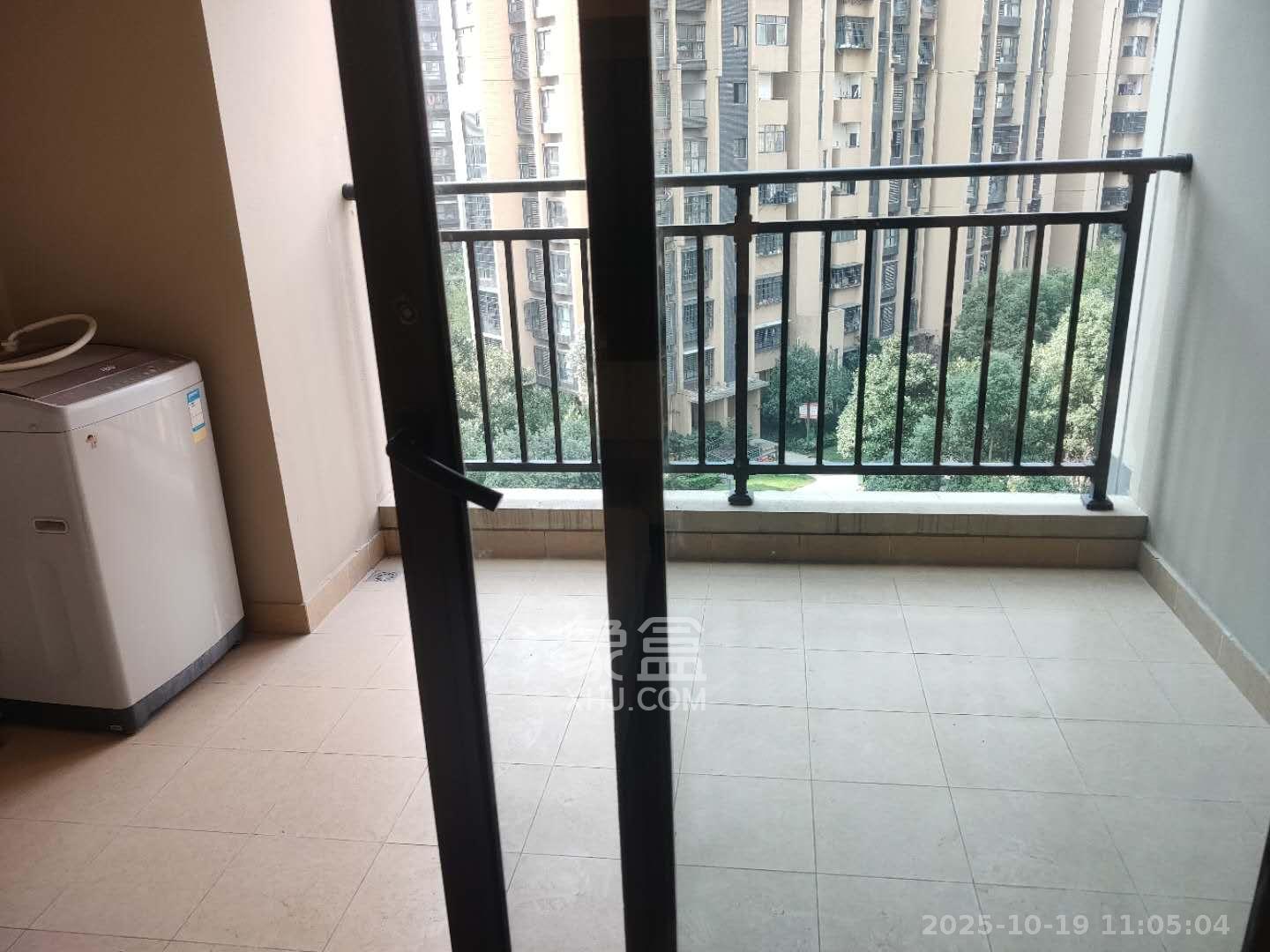 万科魅力之城非凡里  3室2厅1卫    2100.0元/月室内图