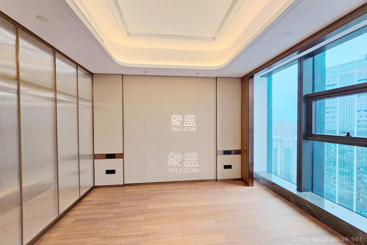 运达中央广场三期  4室2厅3卫    517.0万 运达中央广场三期  4室2厅3卫    517.0万卧室