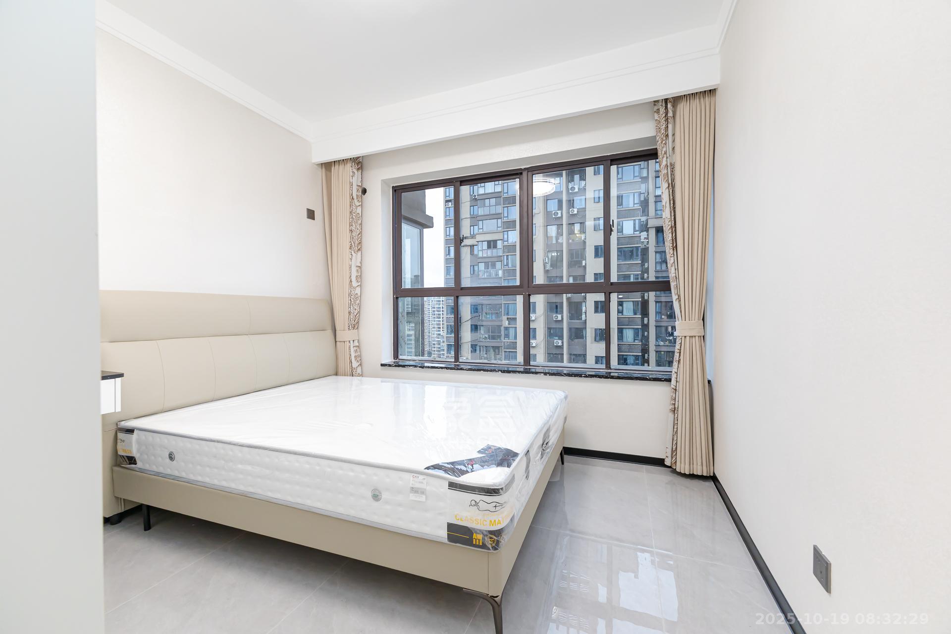 勤诚达境界城 4室2厅2卫 112.8万 勤诚达境界城 4室2厅2卫 112.8万卧室