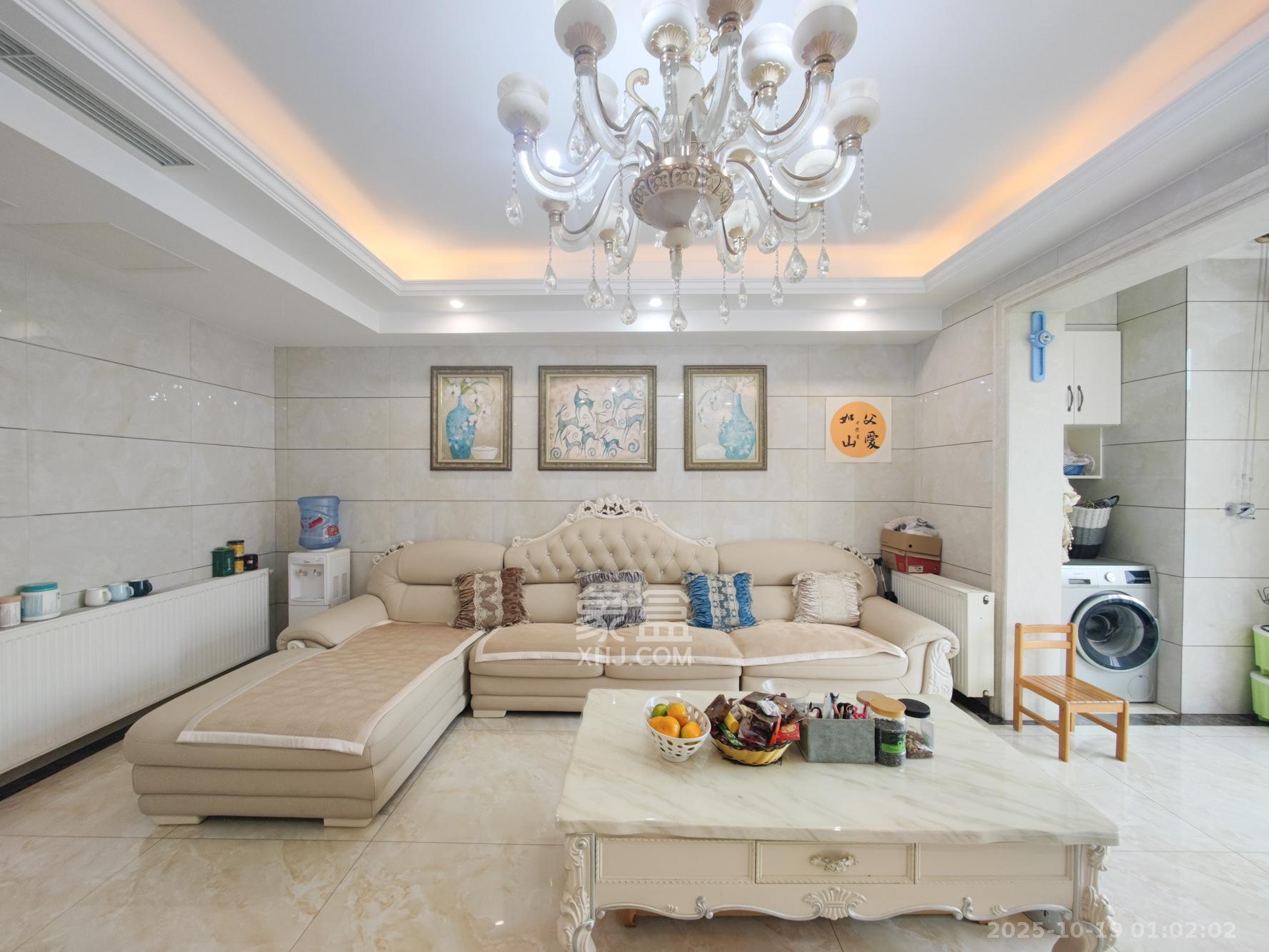 五矿万境水岸二期（五矿万境水岸和苑）  3室2厅2卫    195.8万客厅