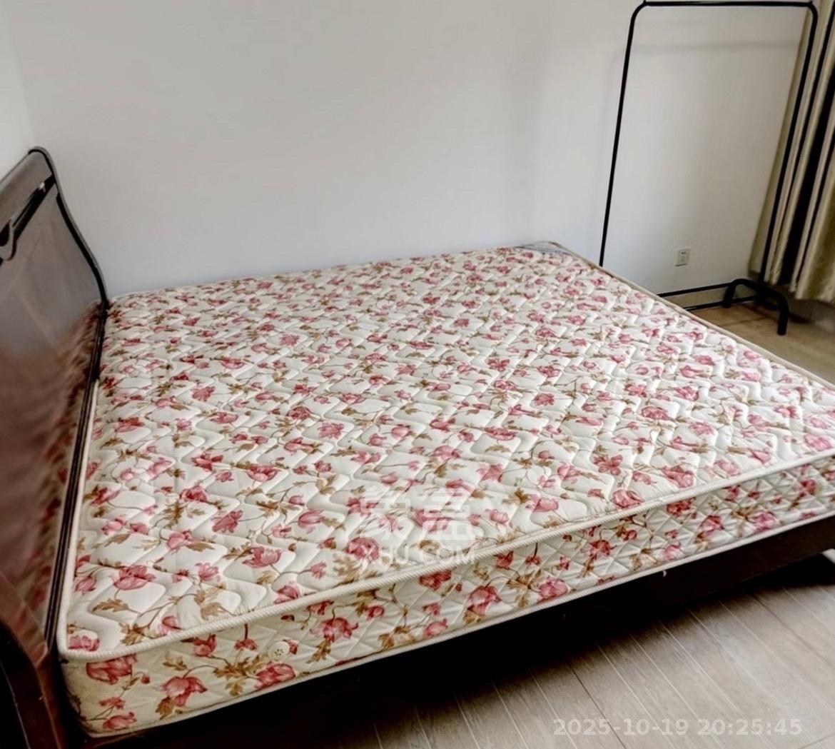 融橙上品 3室2厅2卫 1800.0元/月 融橙上品 3室2厅2卫 1800.0元/月室内图