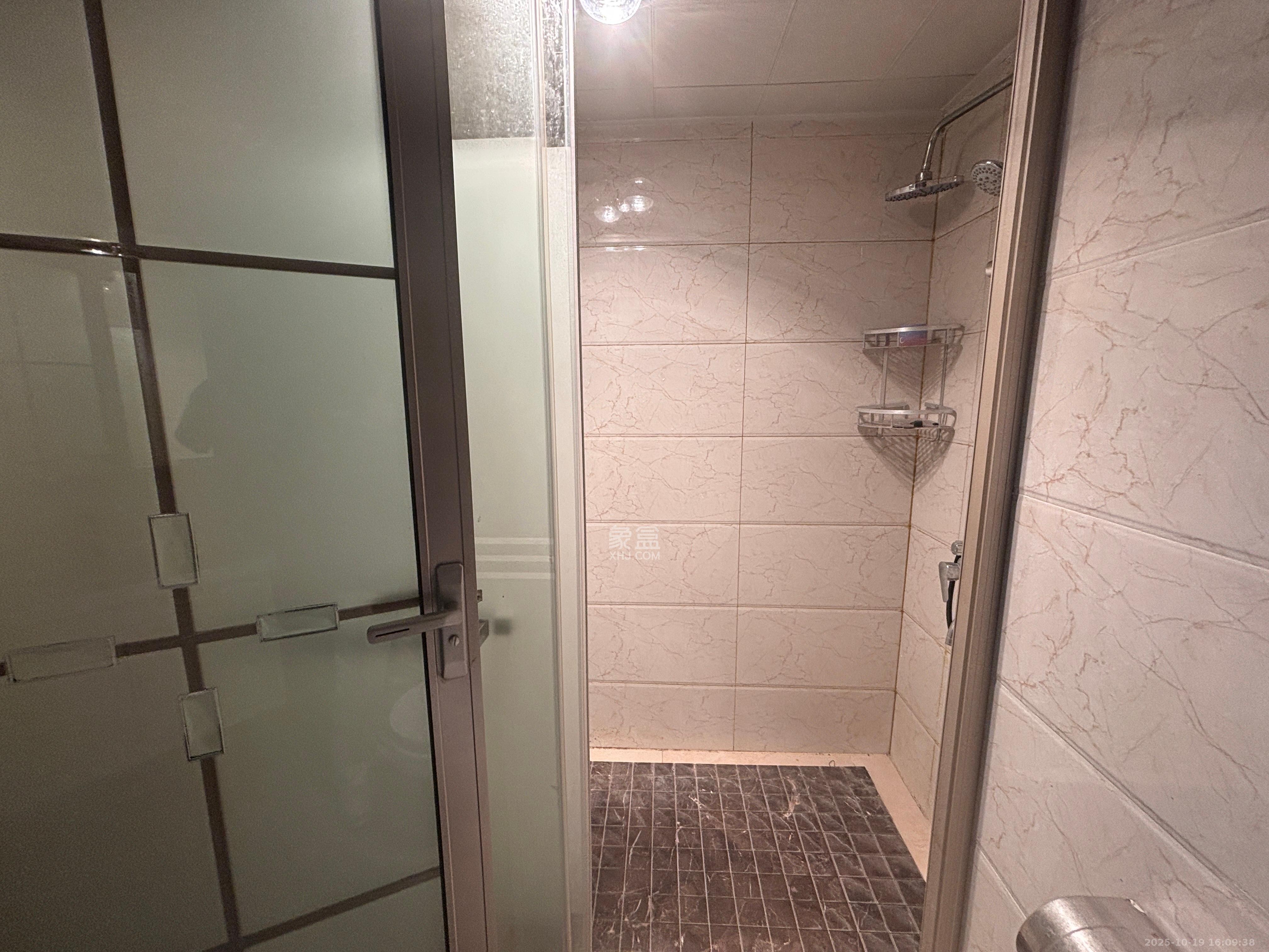 德庆水韵山城 1室1厅1卫 1200.0元/月 德庆水韵山城 1室1厅1卫 1200.0元/月室内图