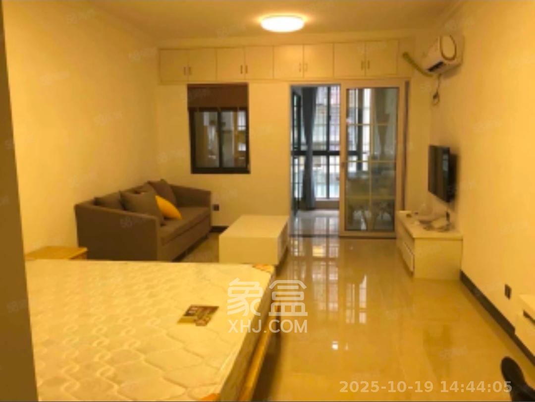 望兴景园二期（望兴西西里）  1室1厅1卫    1900.0元/月