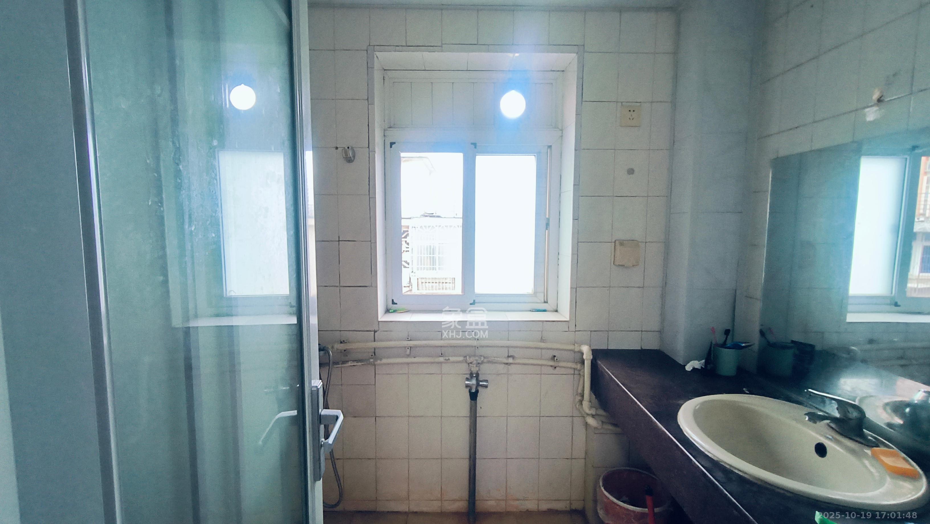 东塘电力院  3室2厅1卫    2800.0元/月室内图