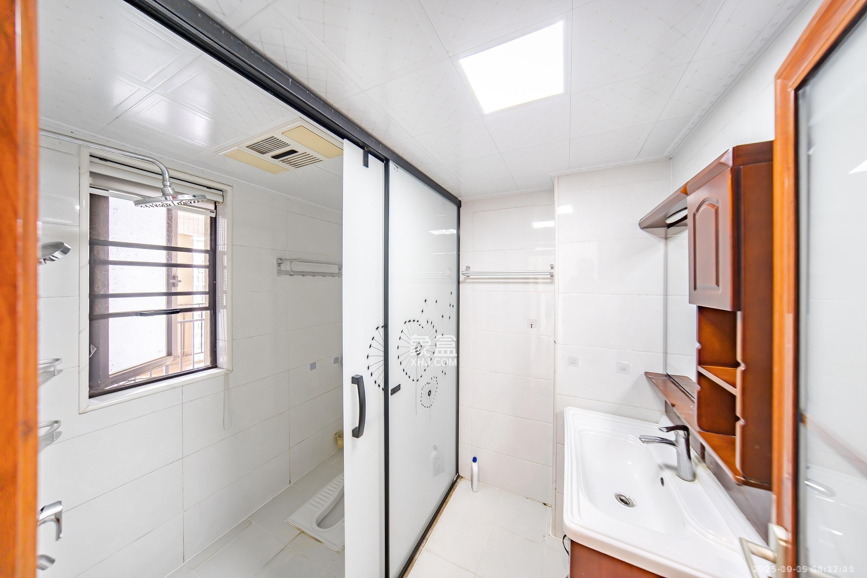 奥克斯滨仕花园（奥克斯洋湖广场/奥克斯中心）  3室2厅1卫    2800.0元/月室内图