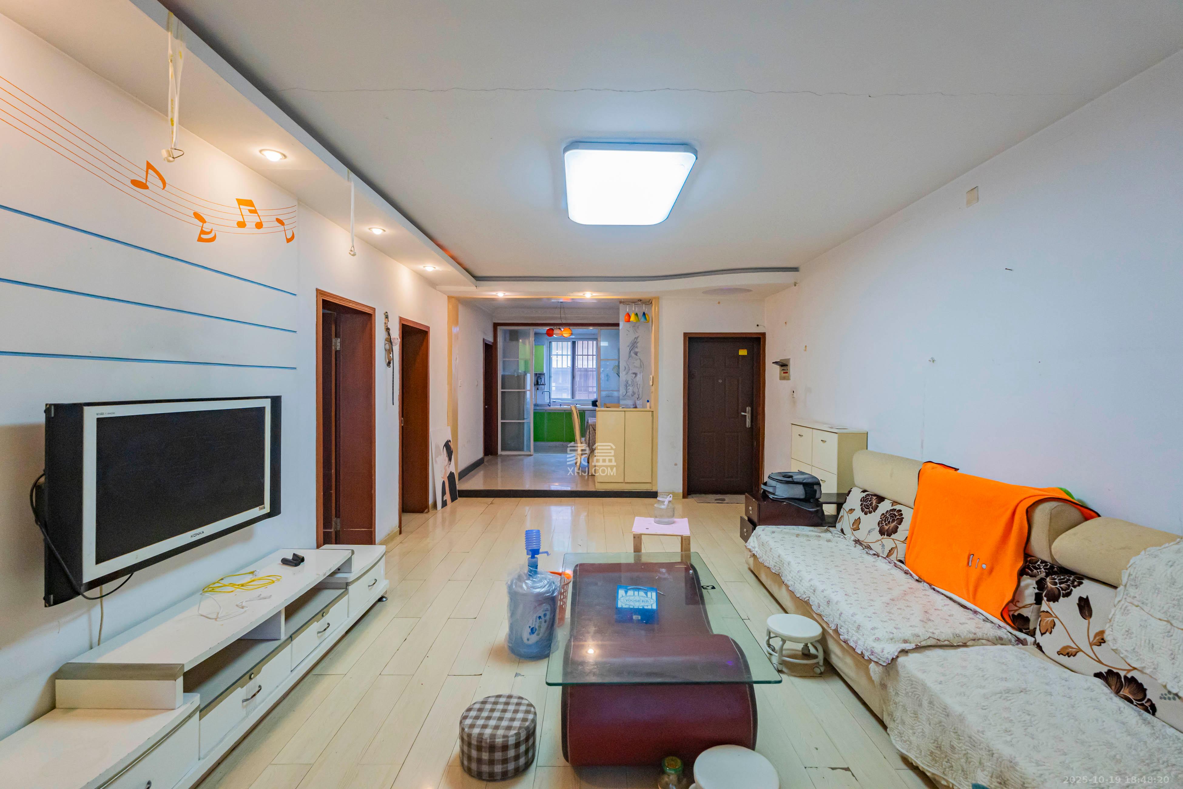 金地园  2室2厅1卫    49.8万 金地园  2室2厅1卫    49.8万客厅