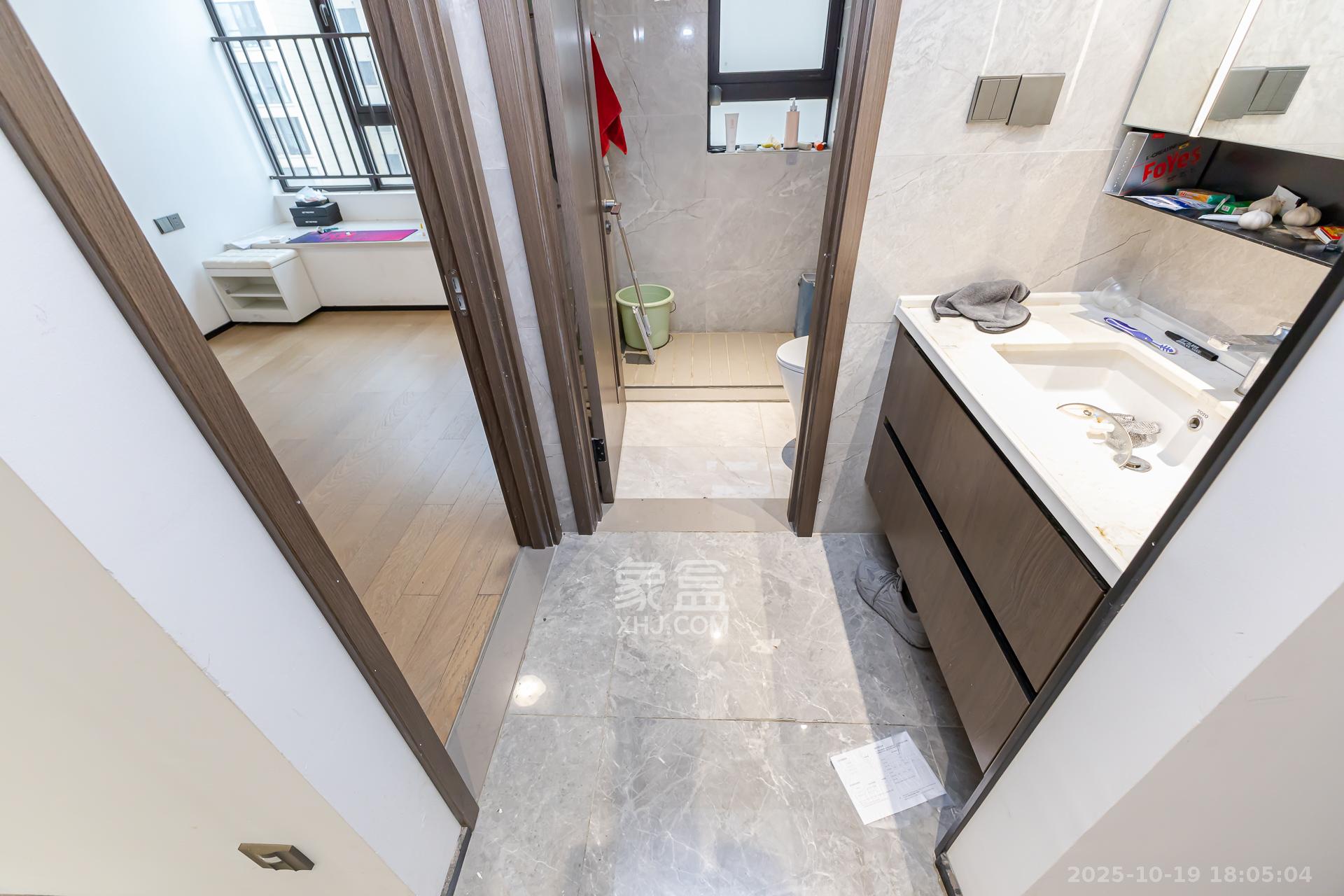 万科滨河道 4室2厅2卫 145.0万 万科滨河道 4室2厅2卫 145.0万卫生间