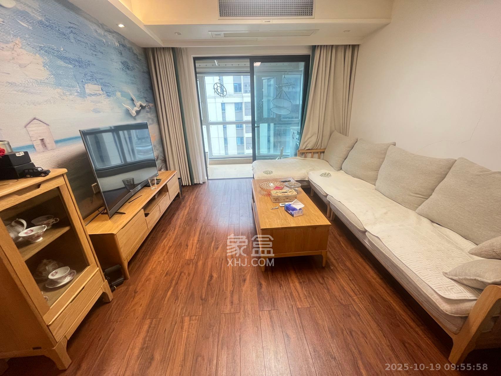 万科魅力之城观澜里 3室2厅2卫 2600.0元/月 万科魅力之城观澜里 3室2厅2卫 2600.0元/月室内图