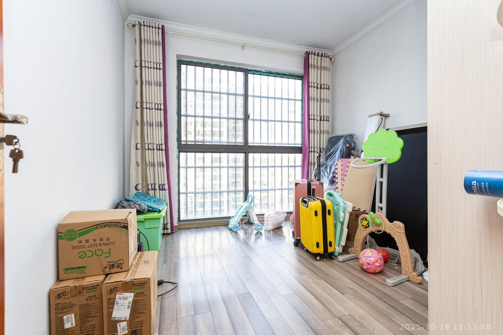 明发国际城 4室2厅2卫 2300.0元/月 明发国际城 4室2厅2卫 2300.0元/月室内图