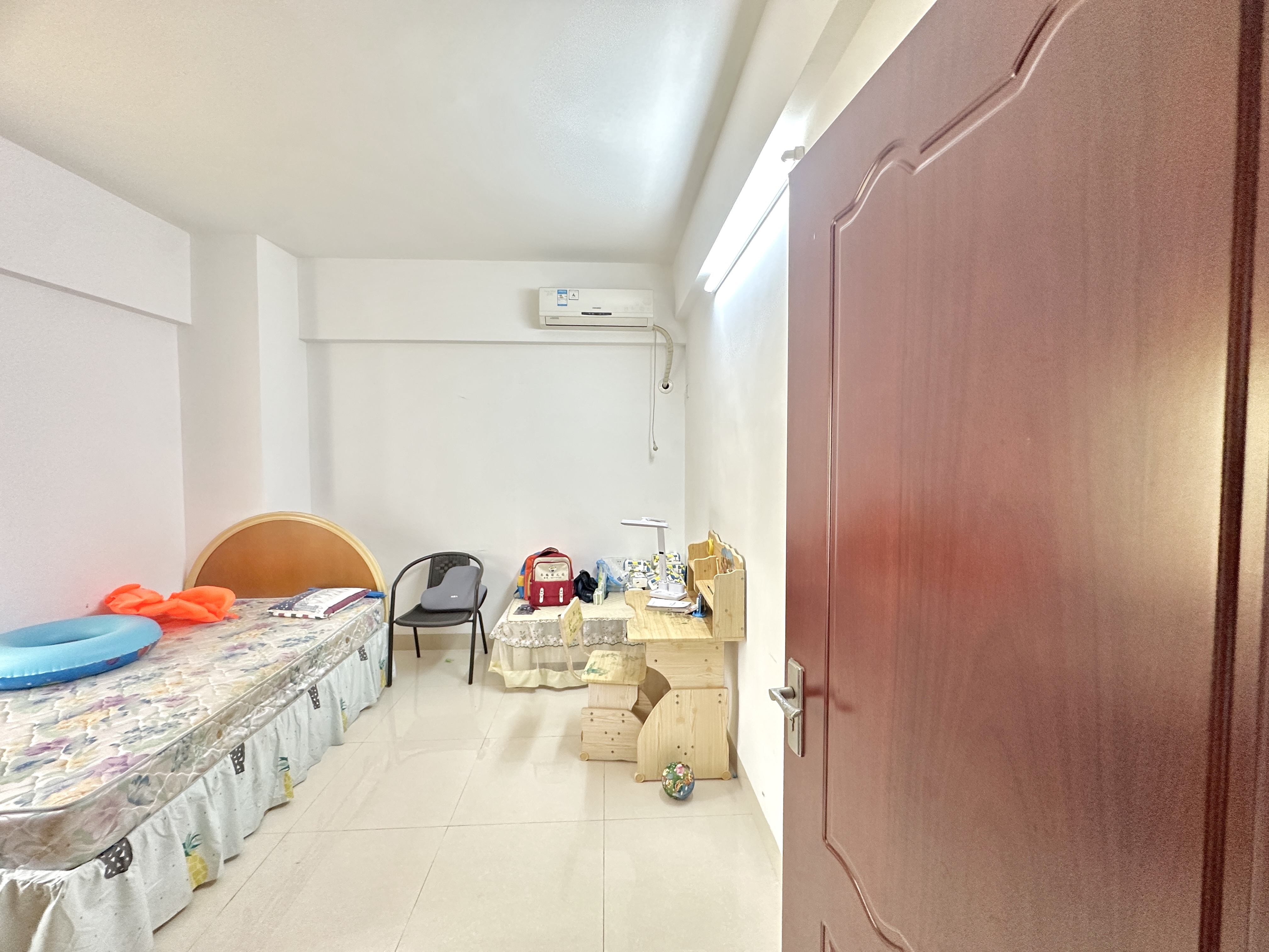 山高经典（山高村）  3室1厅2卫    70.0万客厅