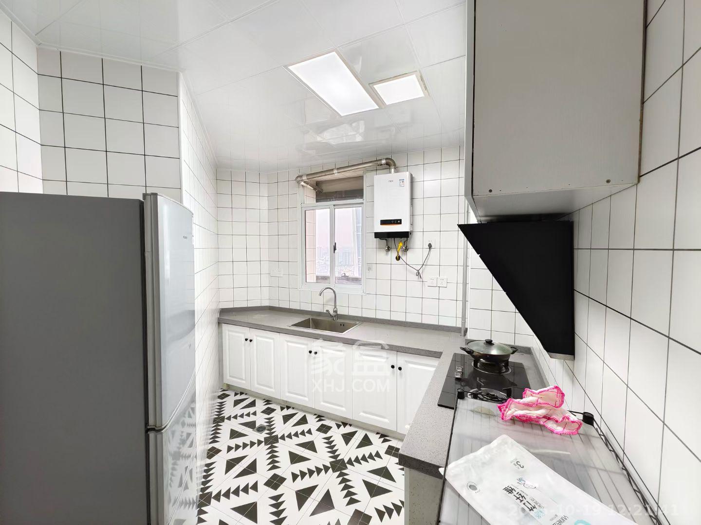 东友星座  1室1厅1卫    2000.0元/月室内图