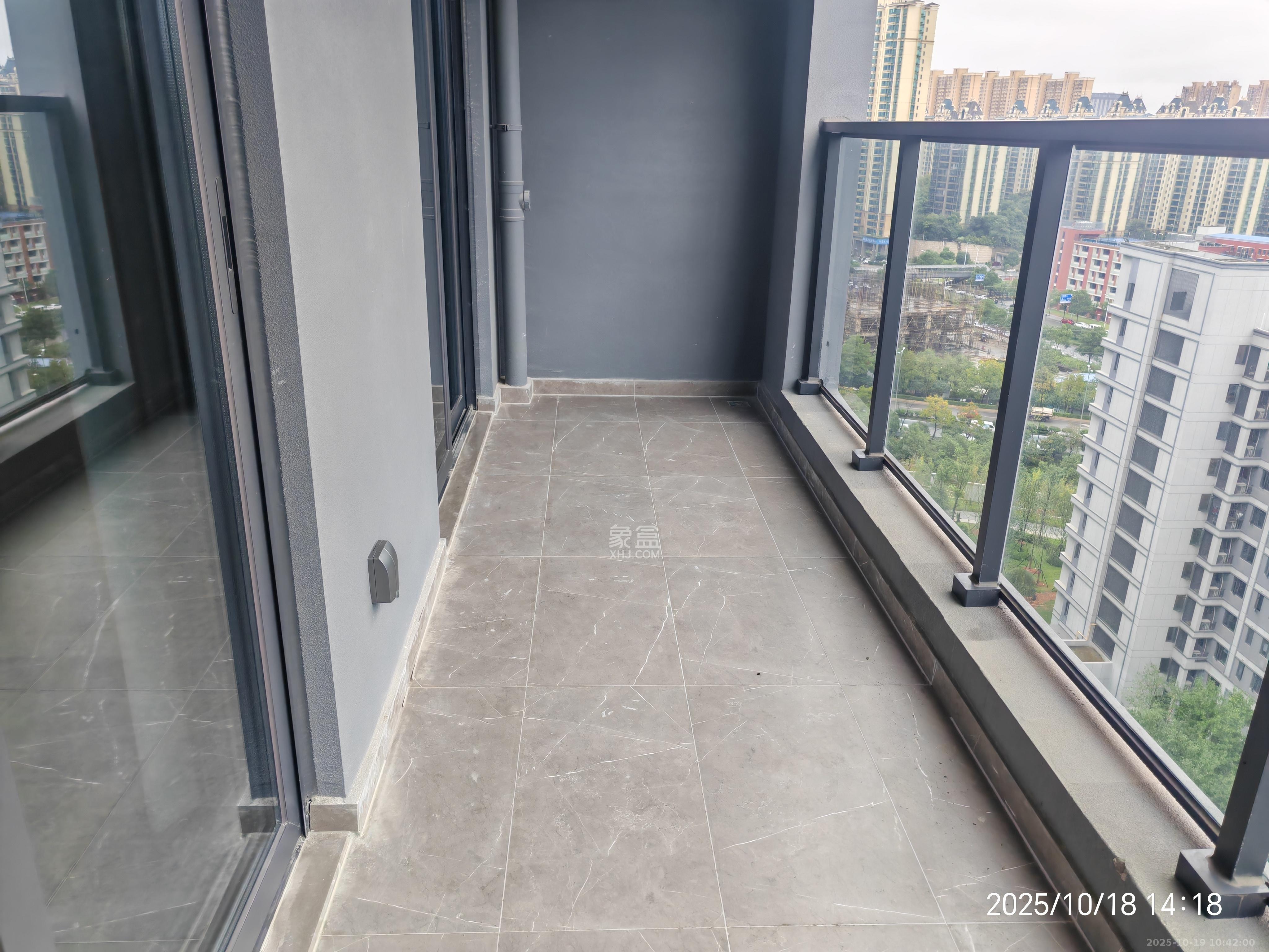 龙湖舜山府  4室2厅2卫    5300.0元/月室内图