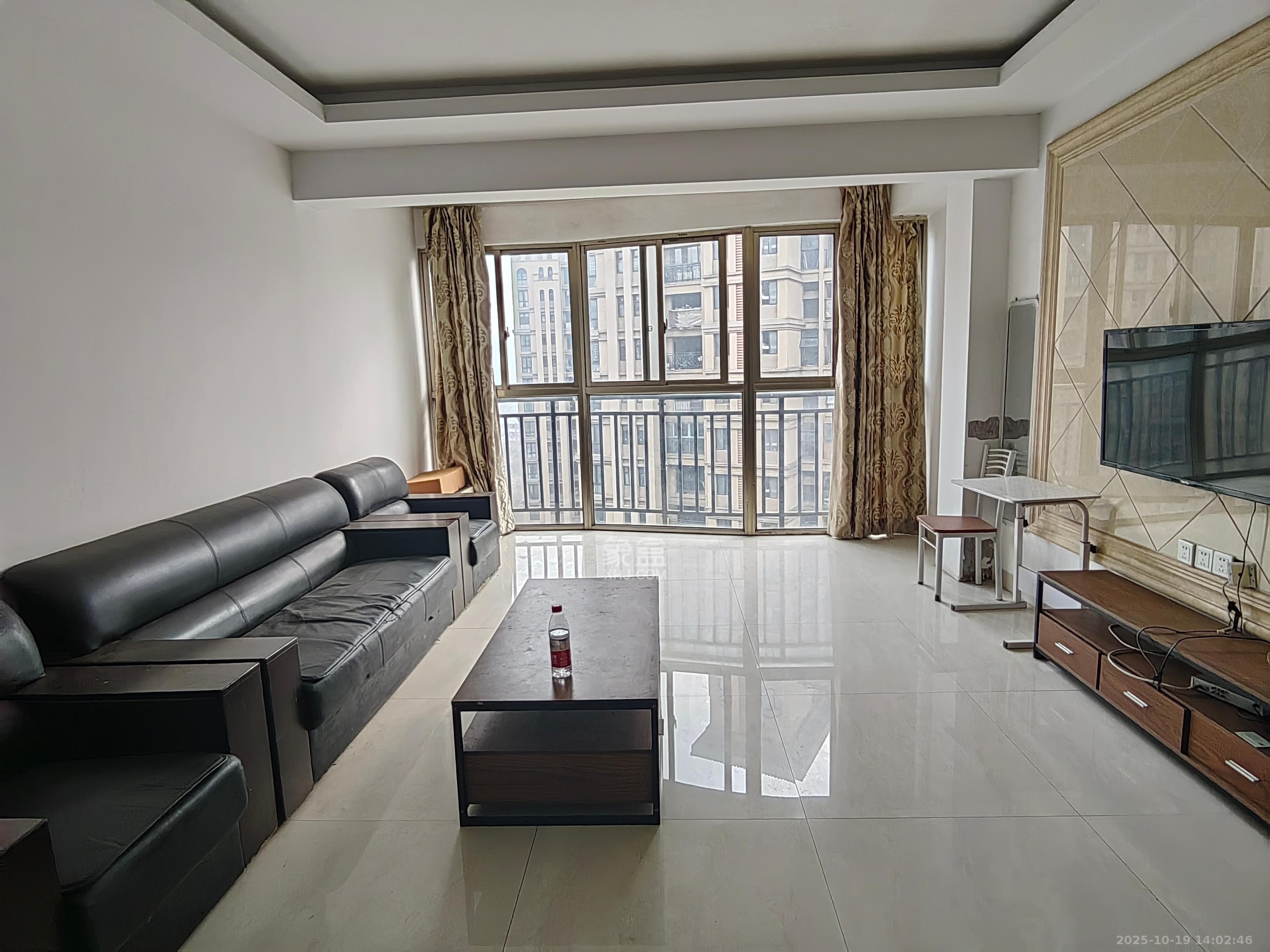 世景华庭  2室2厅1卫    1600.0元/月 世景华庭  2室2厅1卫    1600.0元/月