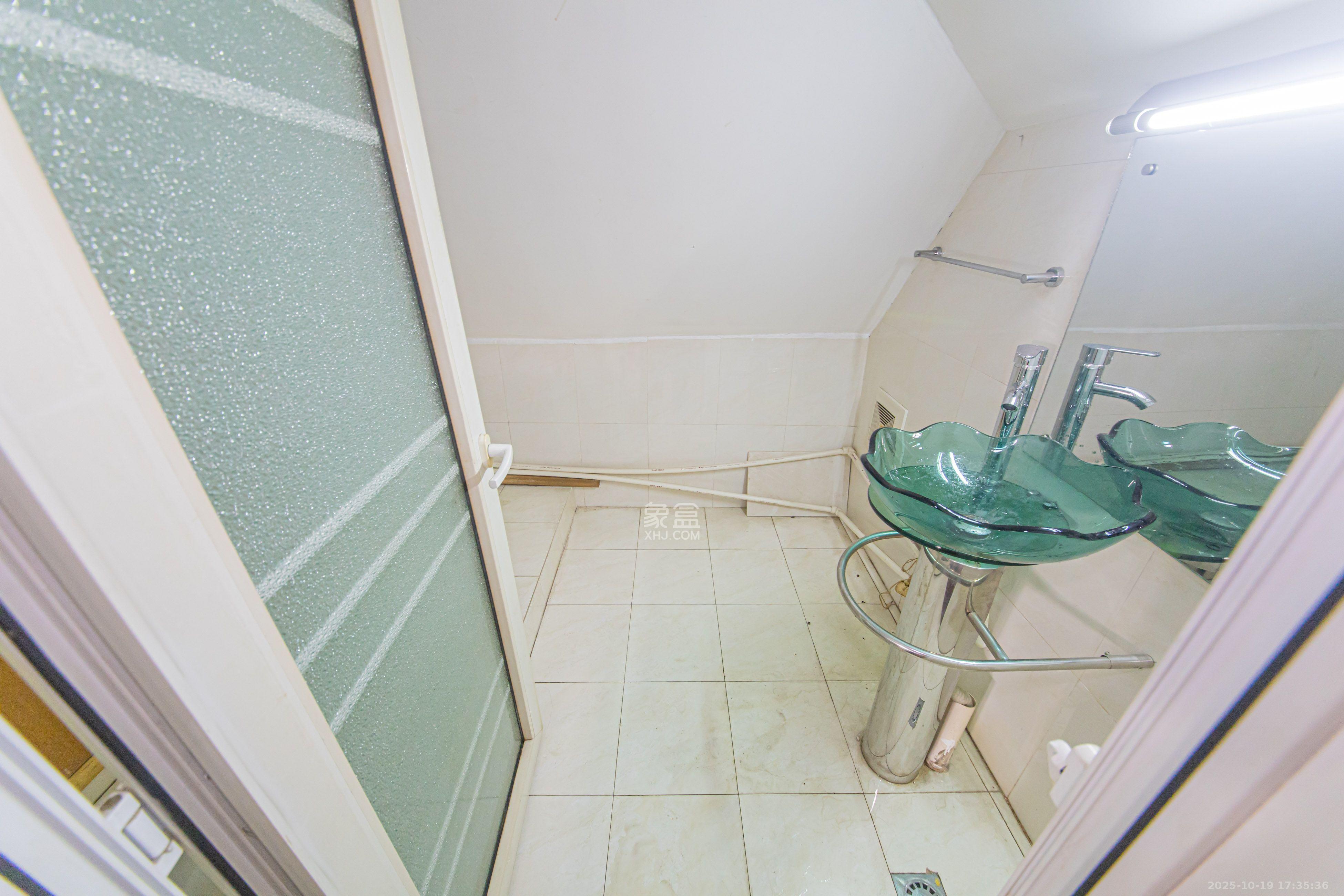 盛世康城  4室3厅3卫    1700.0元/月室内图