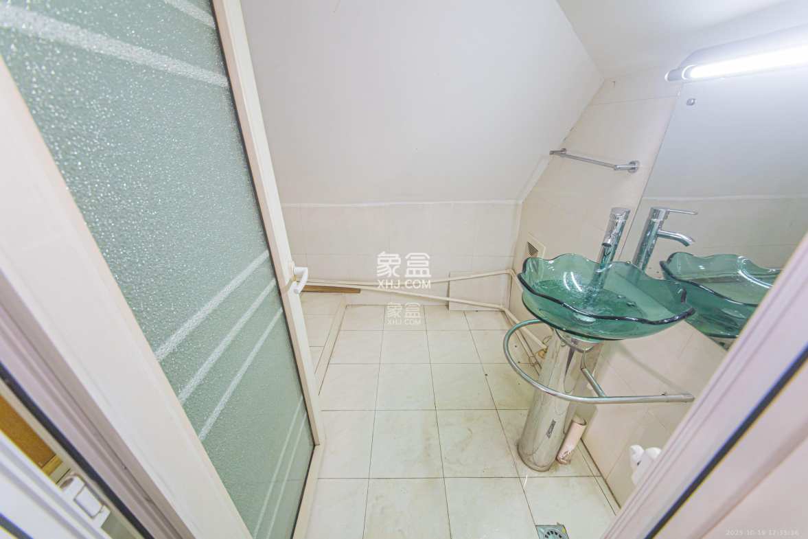 盛世康城 4室3厅3卫 1700.0元/月 盛世康城 4室3厅3卫 1700.0元/月室内图