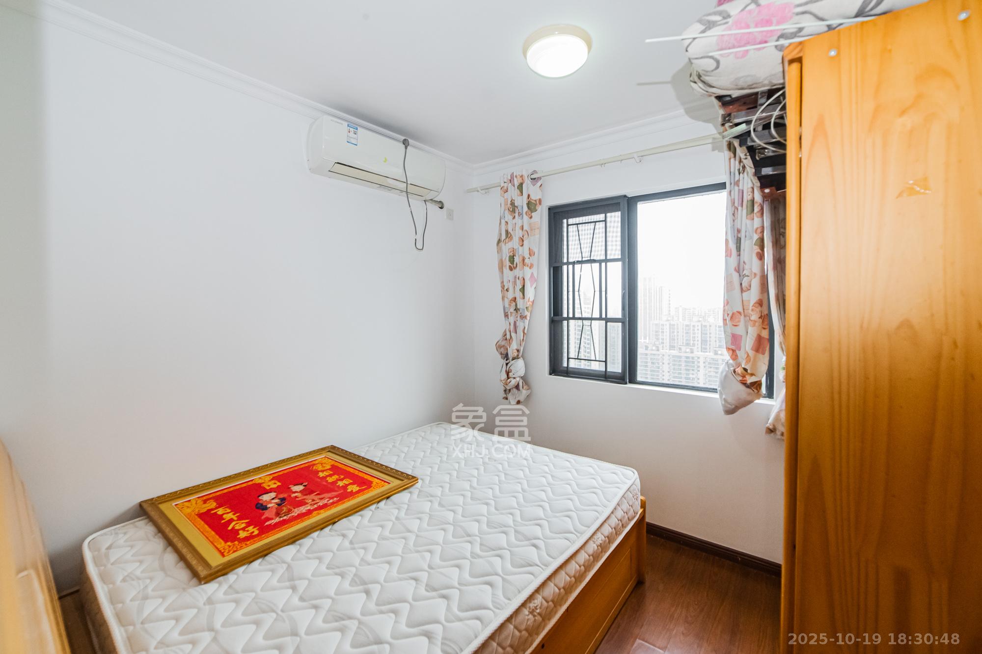 万科城 3室2厅2卫 80.0万 万科城 3室2厅2卫 80.0万卧室