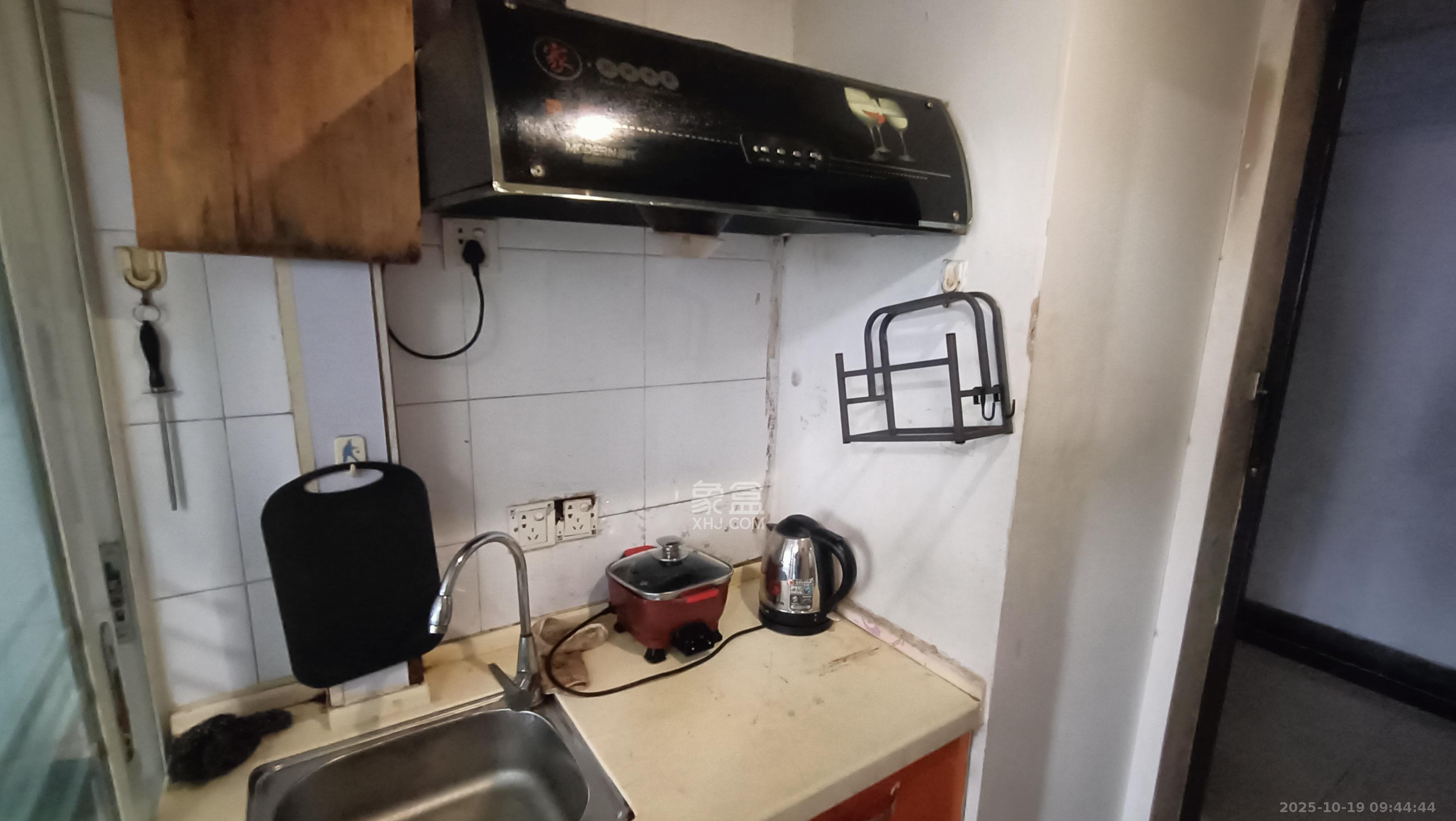 2076至高点 1室1厅1卫 1400.0元/月 2076至高点 1室1厅1卫 1400.0元/月室内图