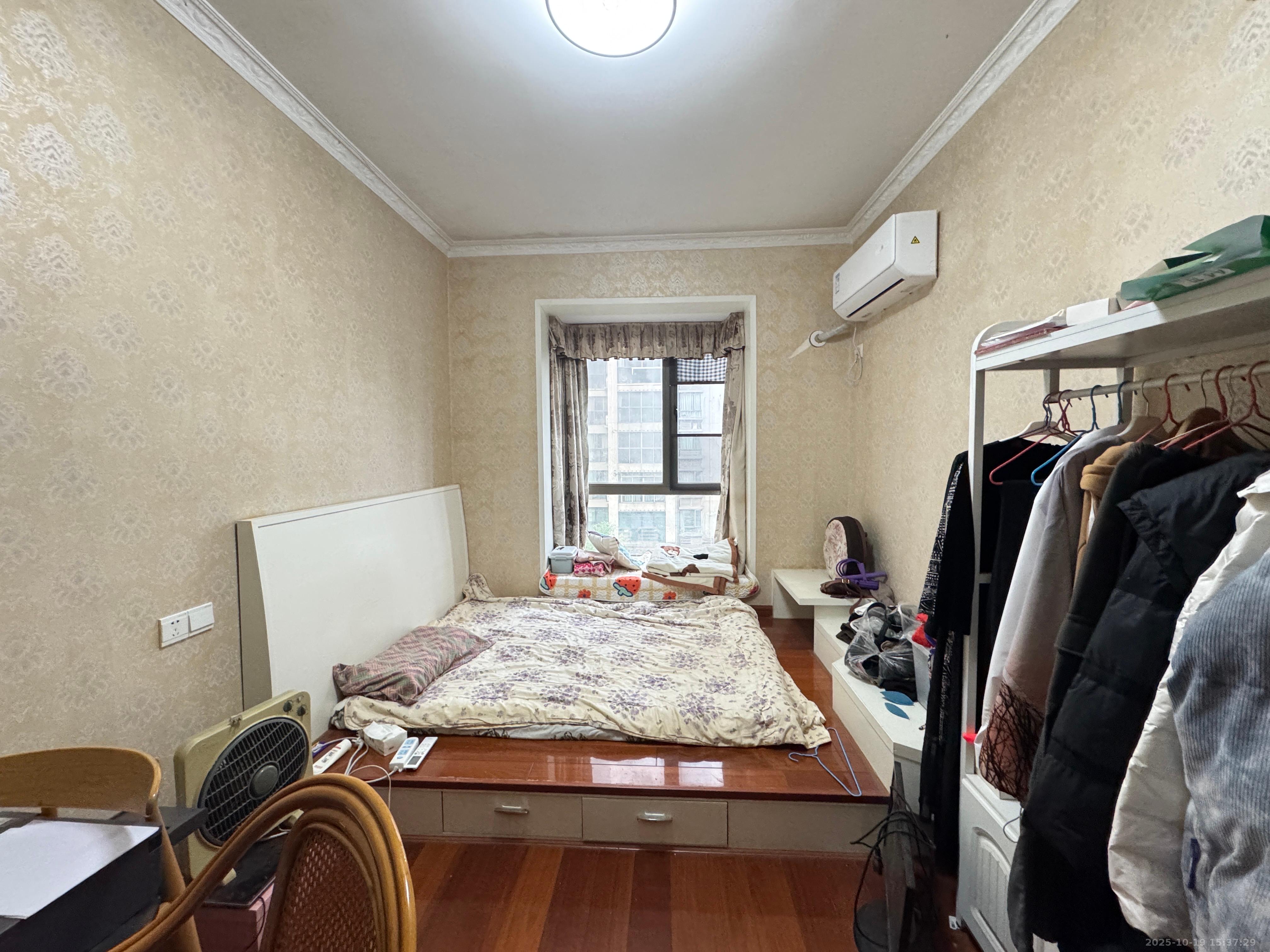 金域南外滩(望江佳园) 3室2厅2卫 4000.0元/月 金域南外滩(望江佳园) 3室2厅2卫 4000.0元/月室内图