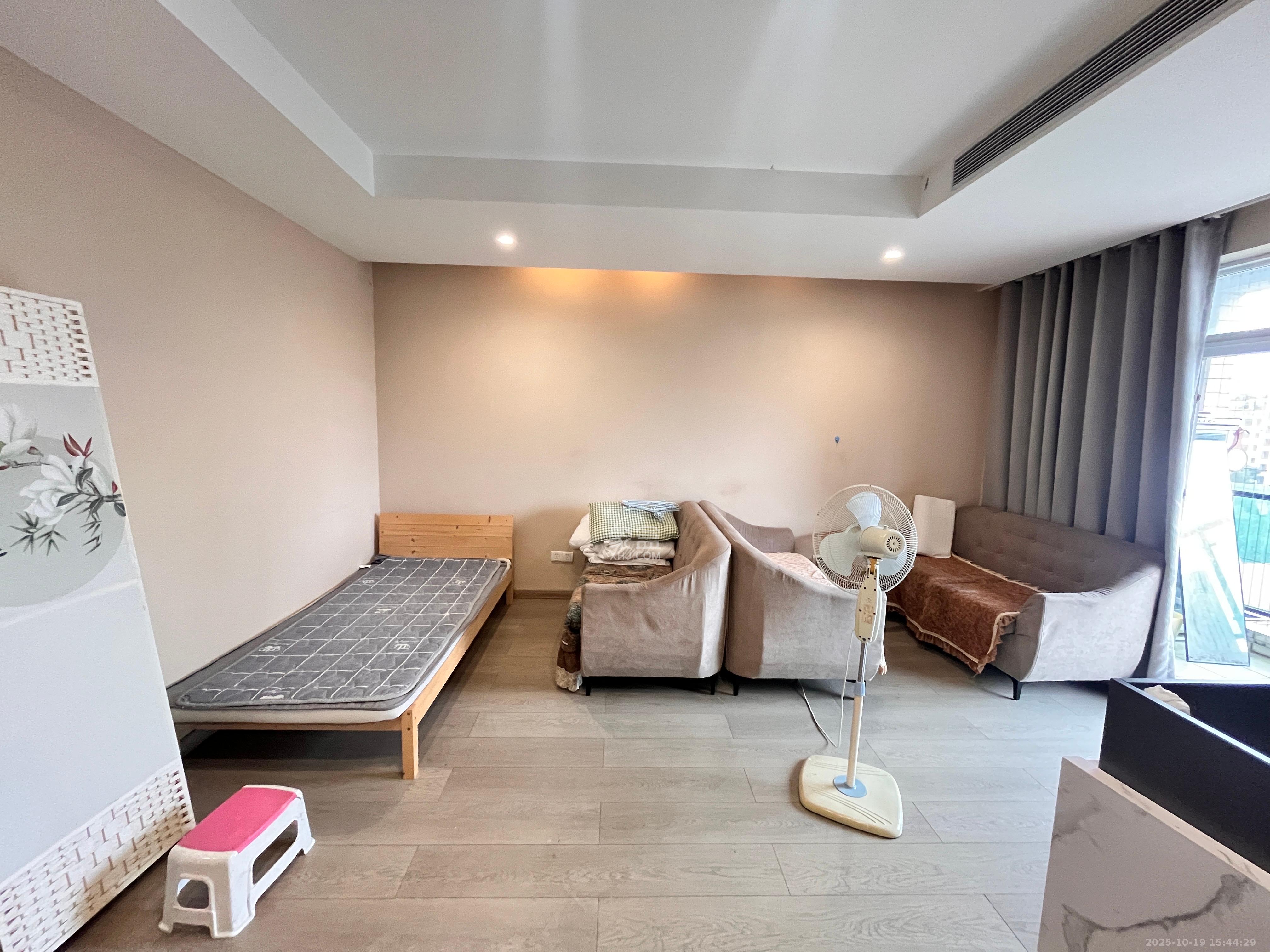 瑞丰家园  5室2厅2卫    3800.0元/月室内图