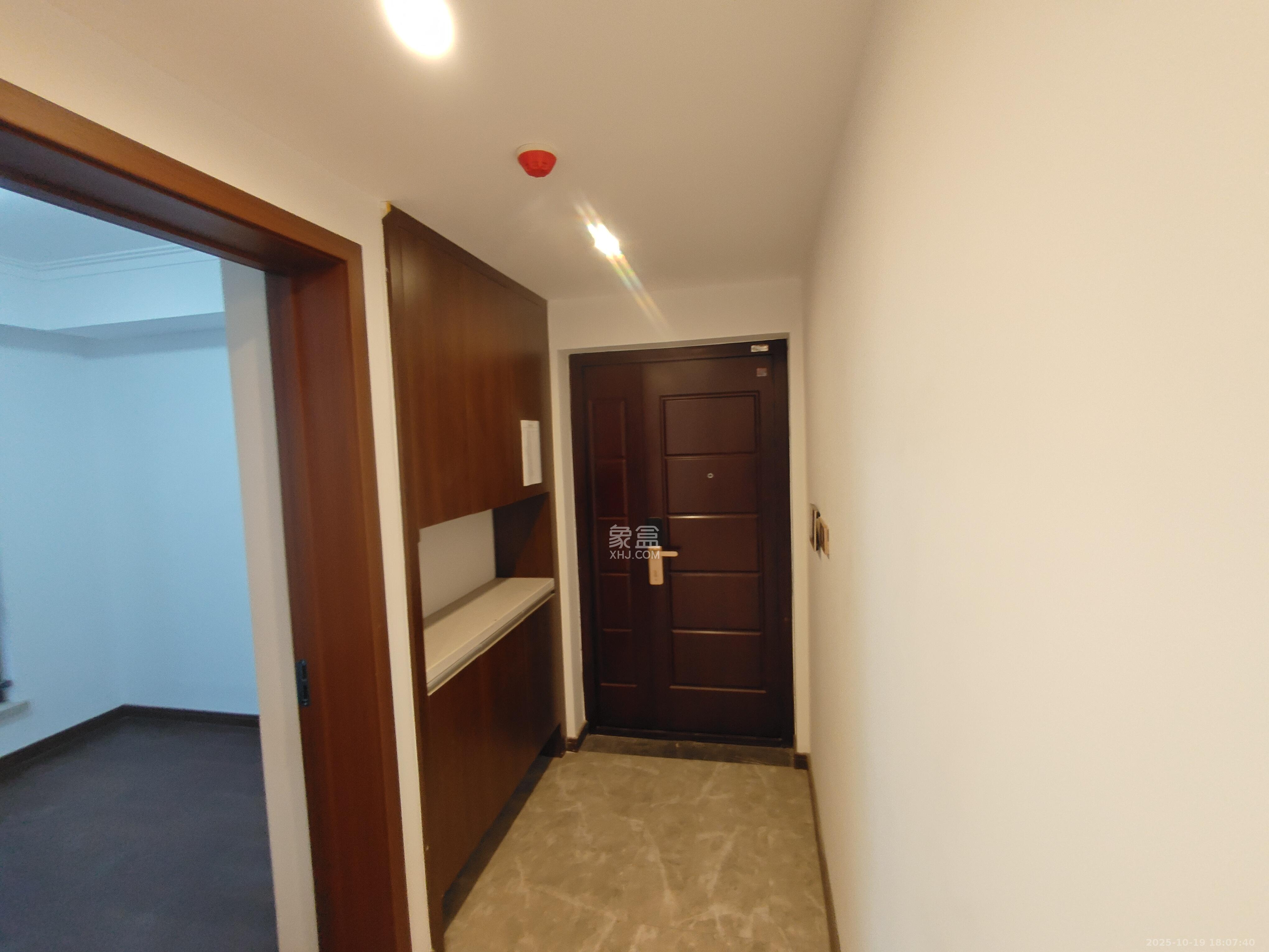 绿地长沙城际空间站(绿地新里佳苑) 4室2厅2卫 3500.0元/月 绿地长沙城际空间站(绿地新里佳苑) 4室2厅2卫 3500.0元/月室内图