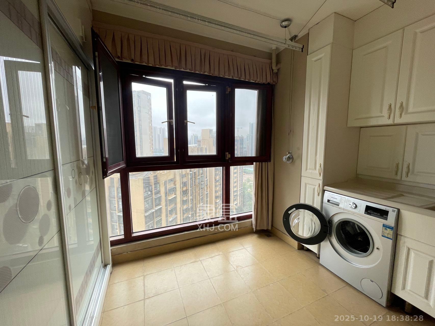 万科魅力之城非凡里  3室1厅1卫    2600.0元/月室内图