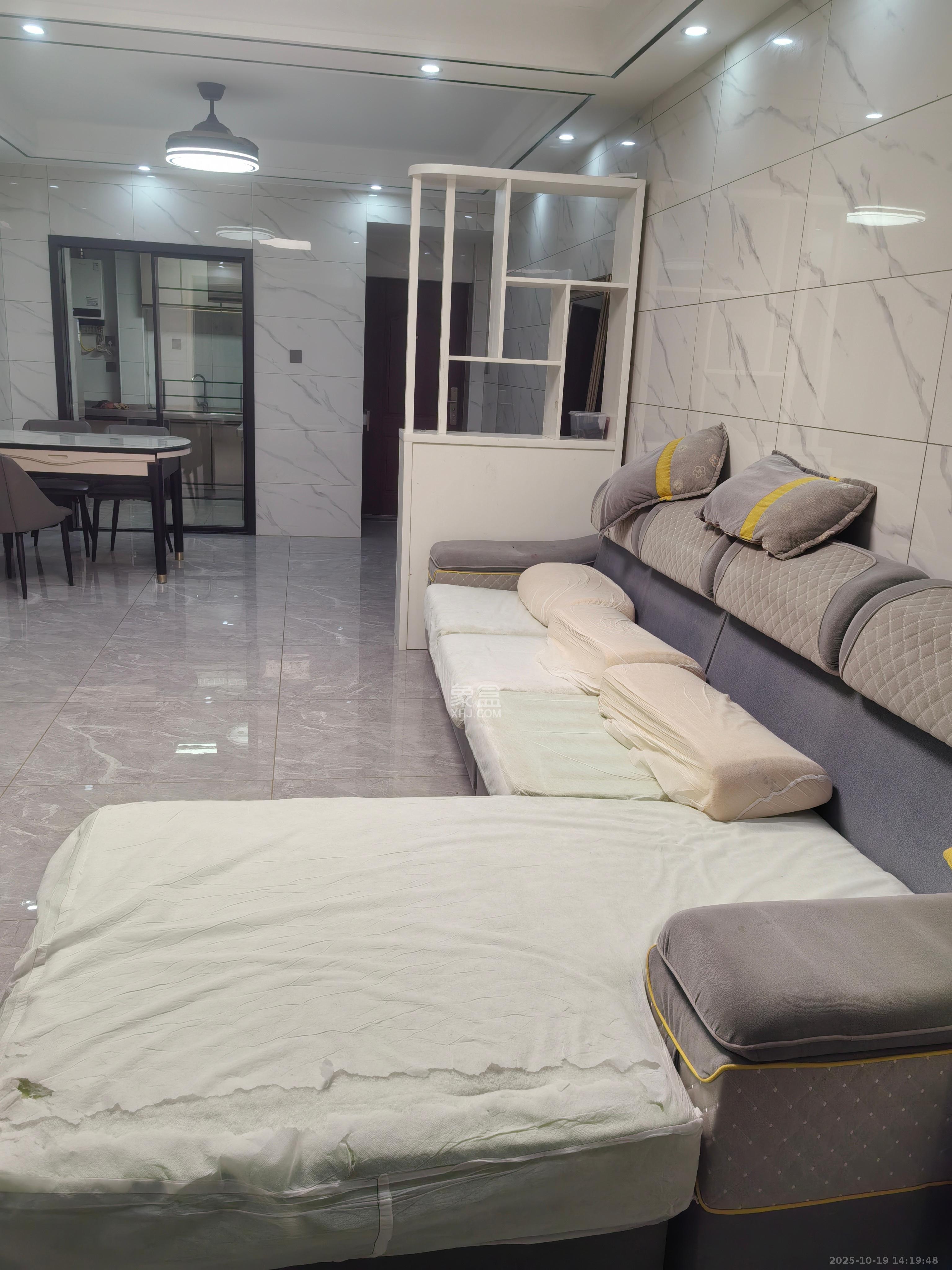 星城新宇川河苑  2室1厅1卫    1800.0元/月室内图