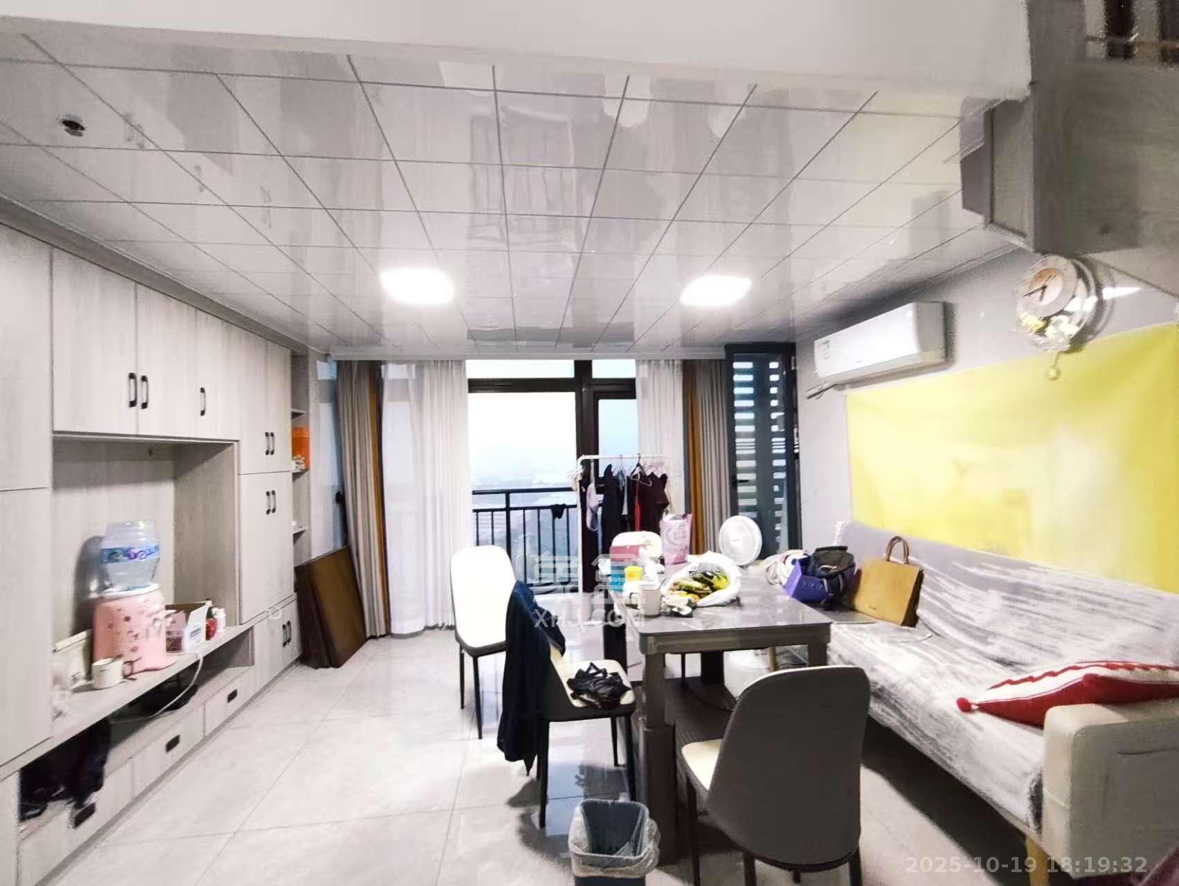 东方美地  2室2厅1卫    1900.0元/月 东方美地  2室2厅1卫    1900.0元/月