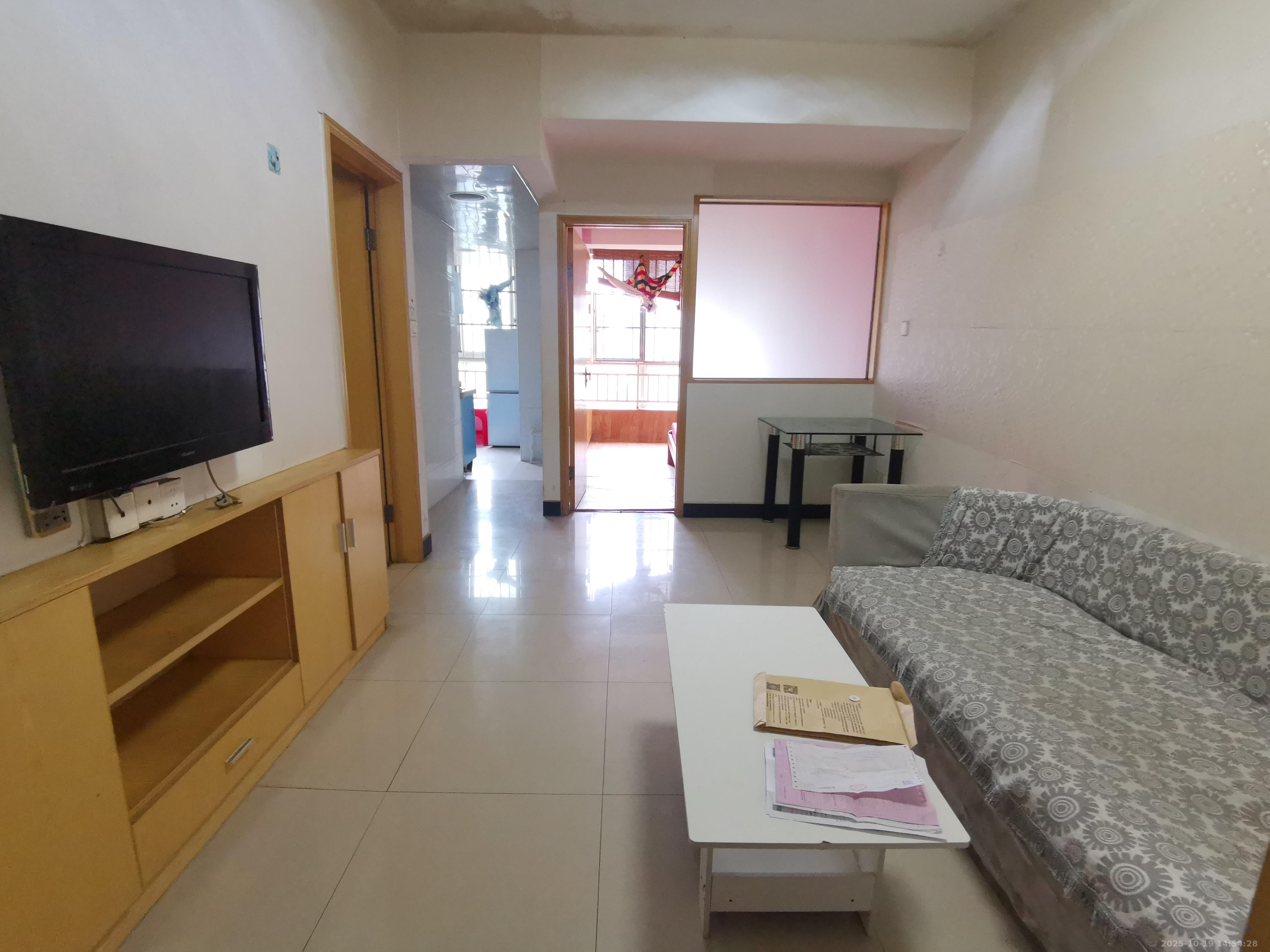 汇都公寓  1室1厅1卫    1500.0元/月