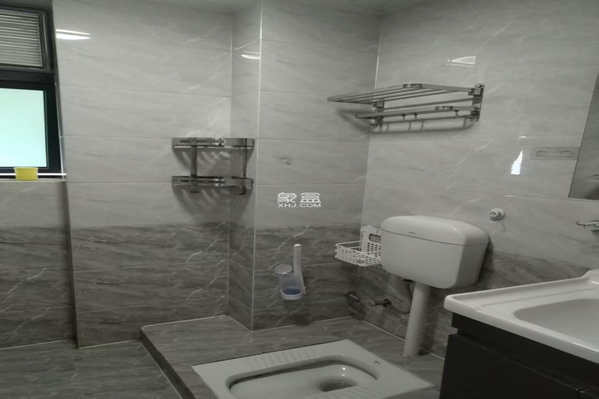 棕榈园(椰海新城3期) 2室2厅1卫 2500.0元/月 棕榈园(椰海新城3期) 2室2厅1卫 2500.0元/月室内图