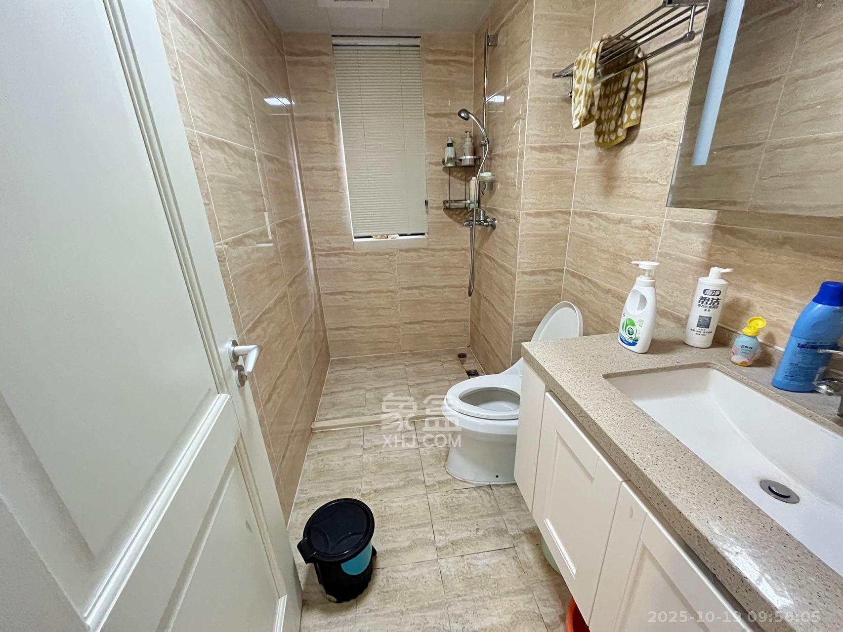 万科魅力之城观澜里  3室2厅2卫    2600.0元/月室内图