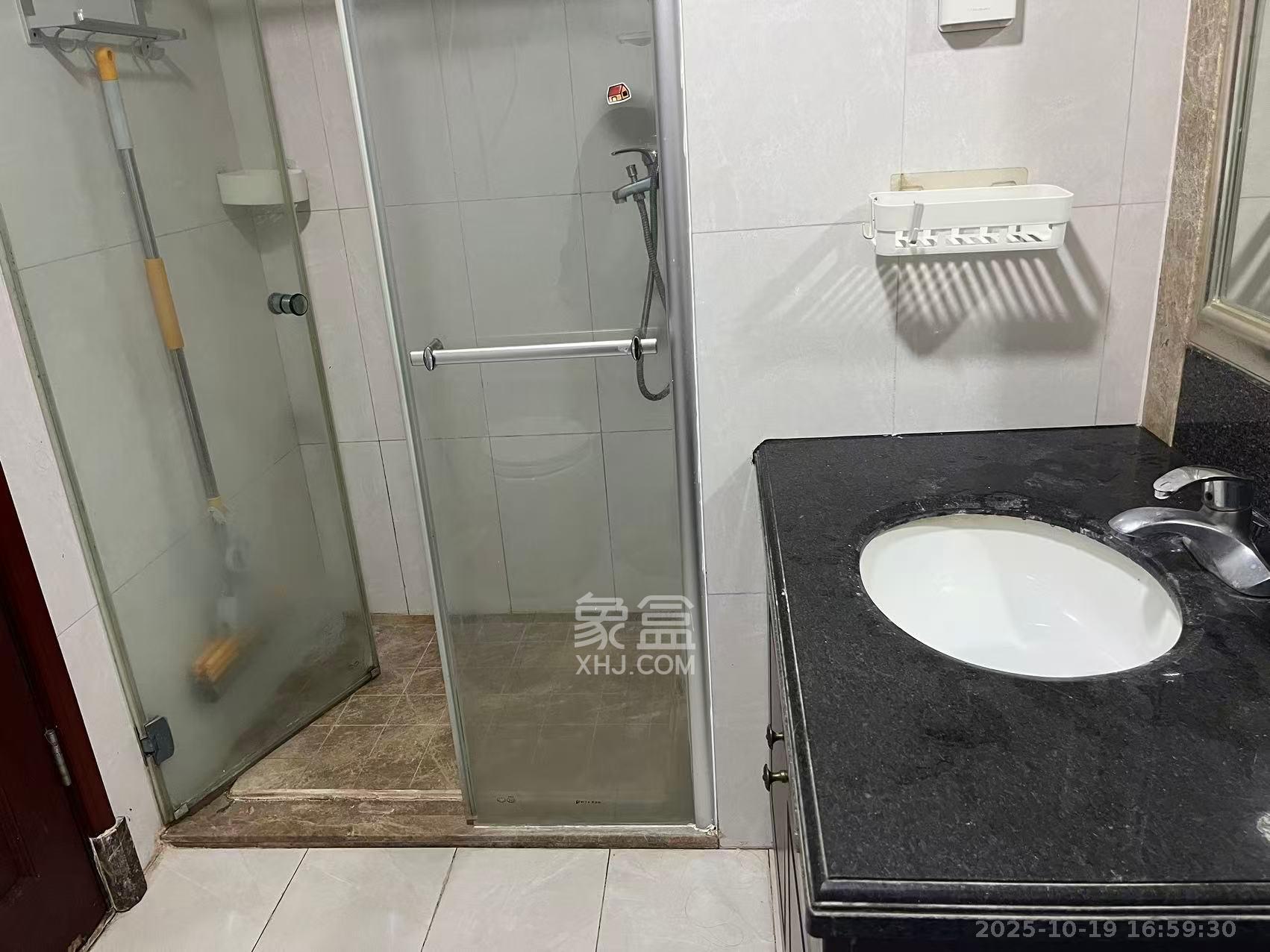 恒大华府  1室1厅1卫    1500.0元/月 恒大华府  1室1厅1卫    1500.0元/月室内图