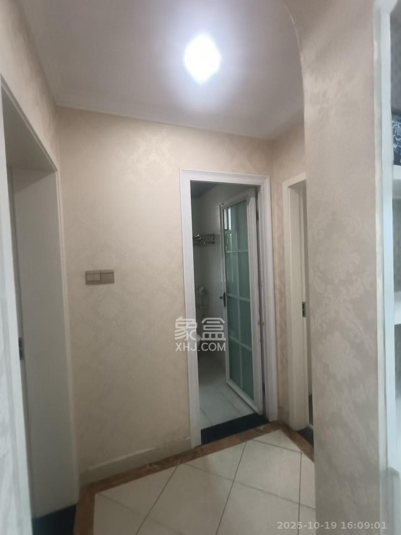 奥林匹克花园贡院三期  2室1厅1卫    2500.0元/月 奥林匹克花园贡院三期  2室1厅1卫    2500.0元/月室内图