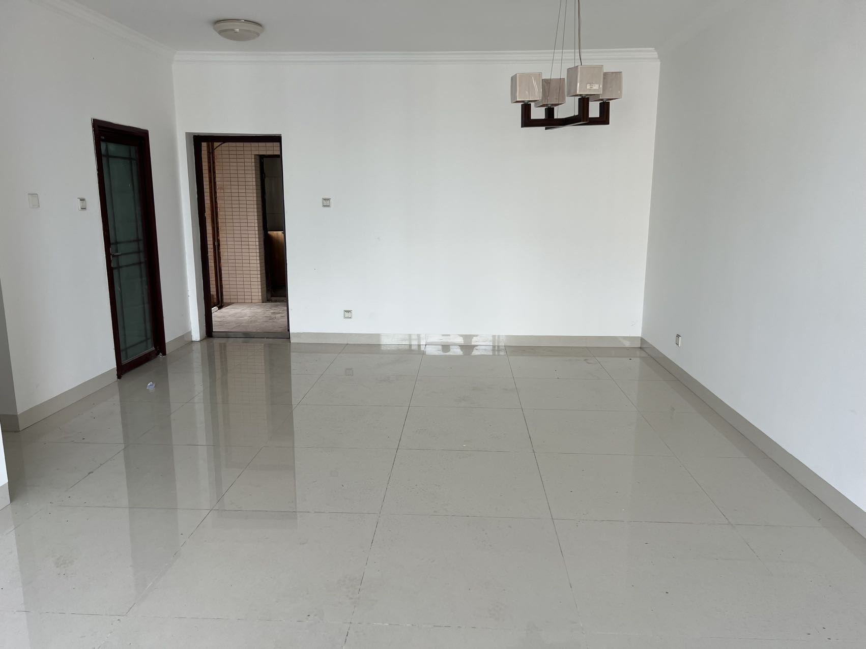 丽晶温泉海景花园一期(别名:丽晶维港、丽晶海景花园)  2室2厅2卫    150.0万 丽晶温泉海景花园一期(别名:丽晶维港、丽晶海景花园)  2室2厅2卫    150.0万客厅