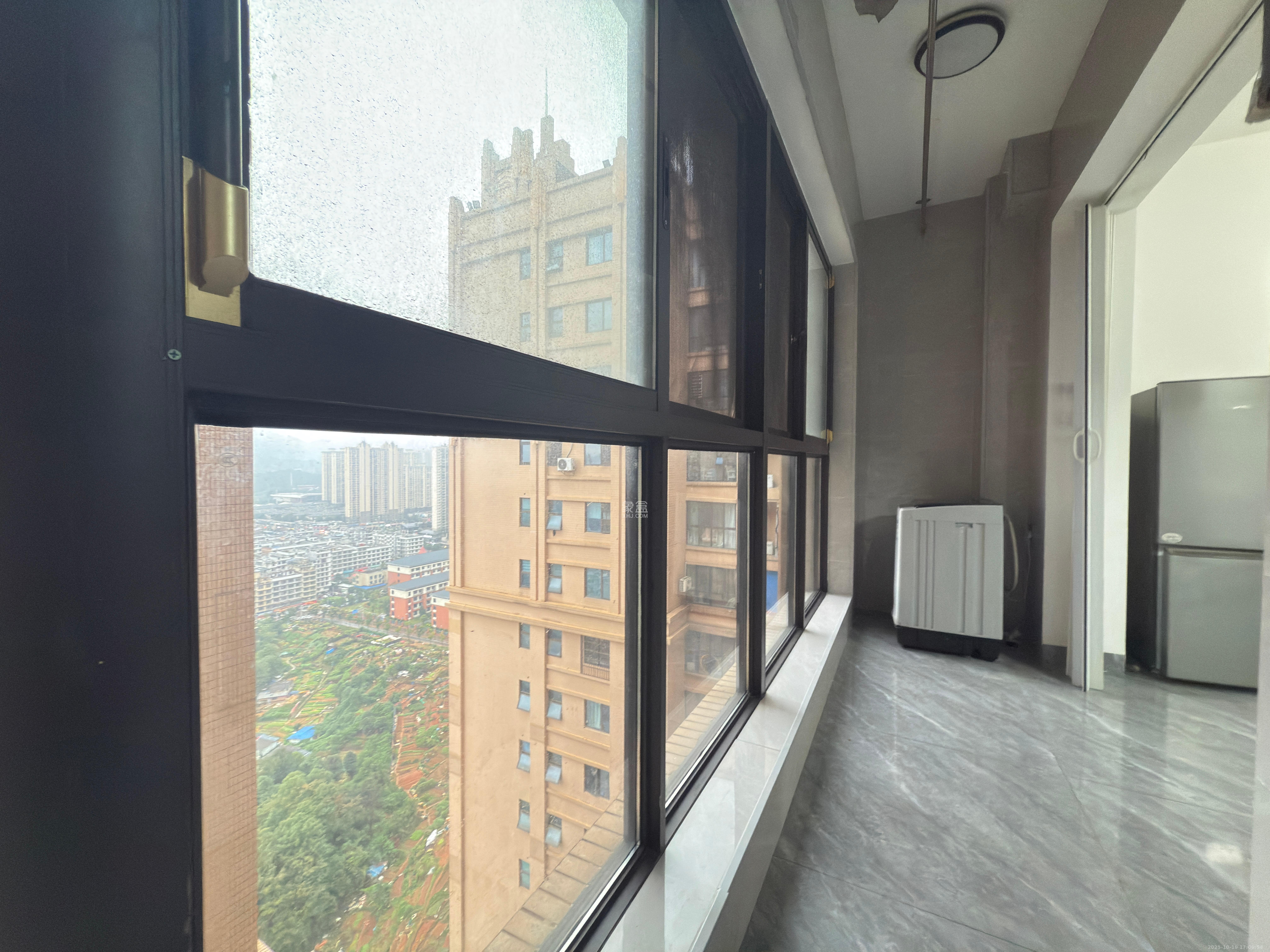 润和又一城  3室2厅2卫    2200.0元/月室内图