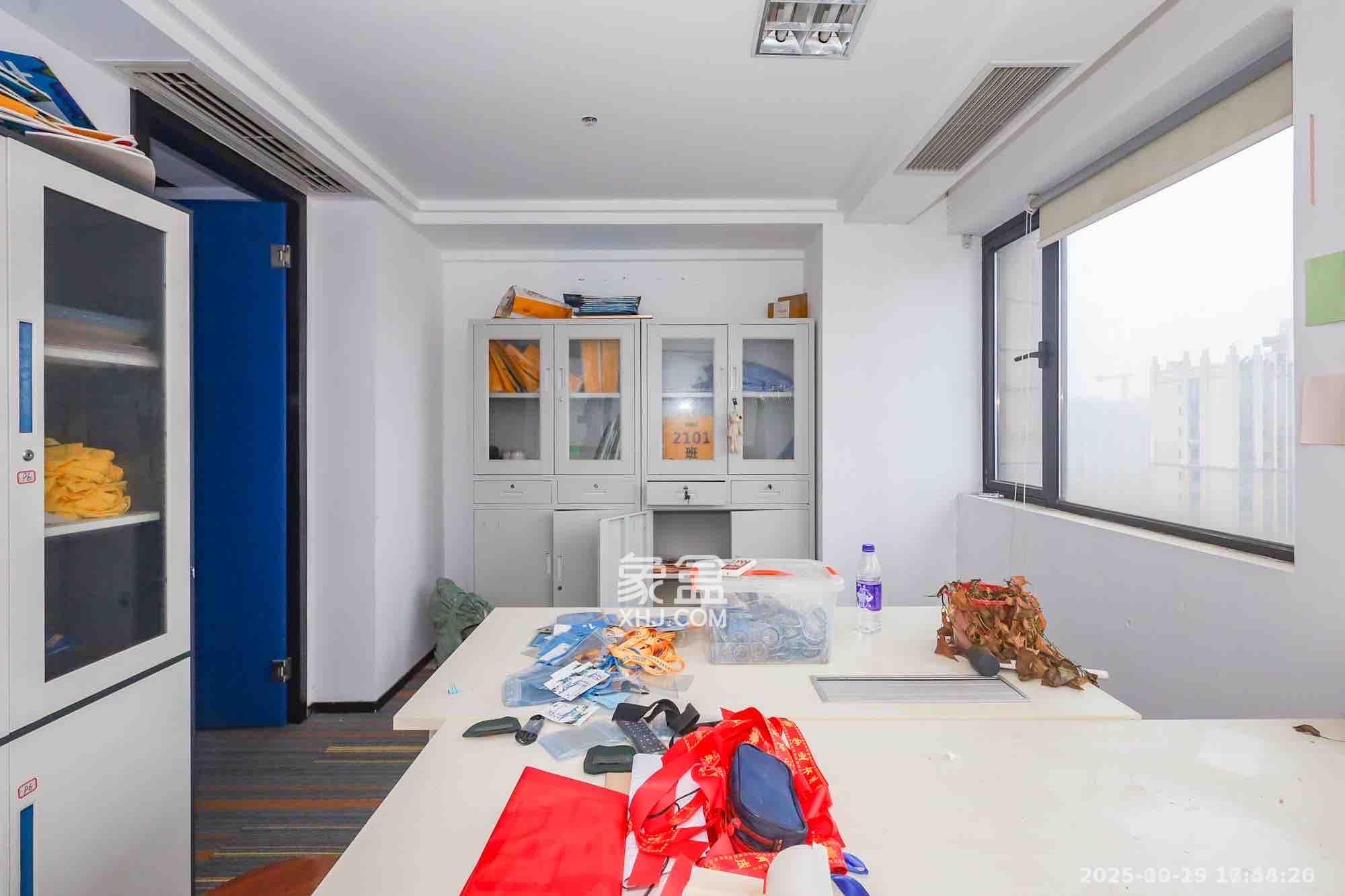 协信星澜汇  1室0厅0卫    21000.0元/月室内图