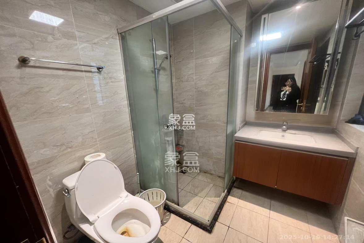 恒大国际广场  3室2厅1卫    2500.0元/月 恒大国际广场  3室2厅1卫    2500.0元/月室内图