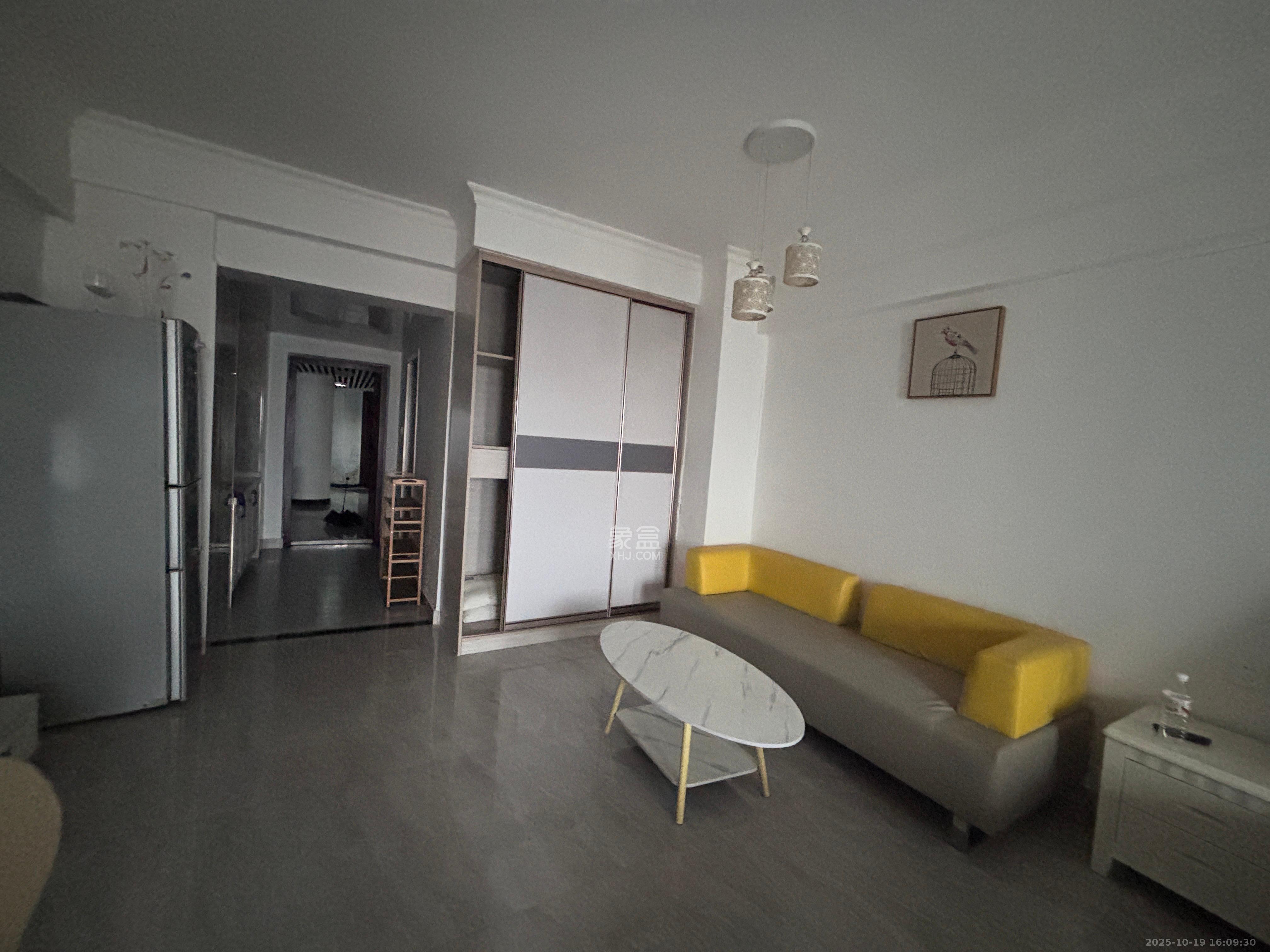 德庆水韵山城  1室1厅1卫    1200.0元/月