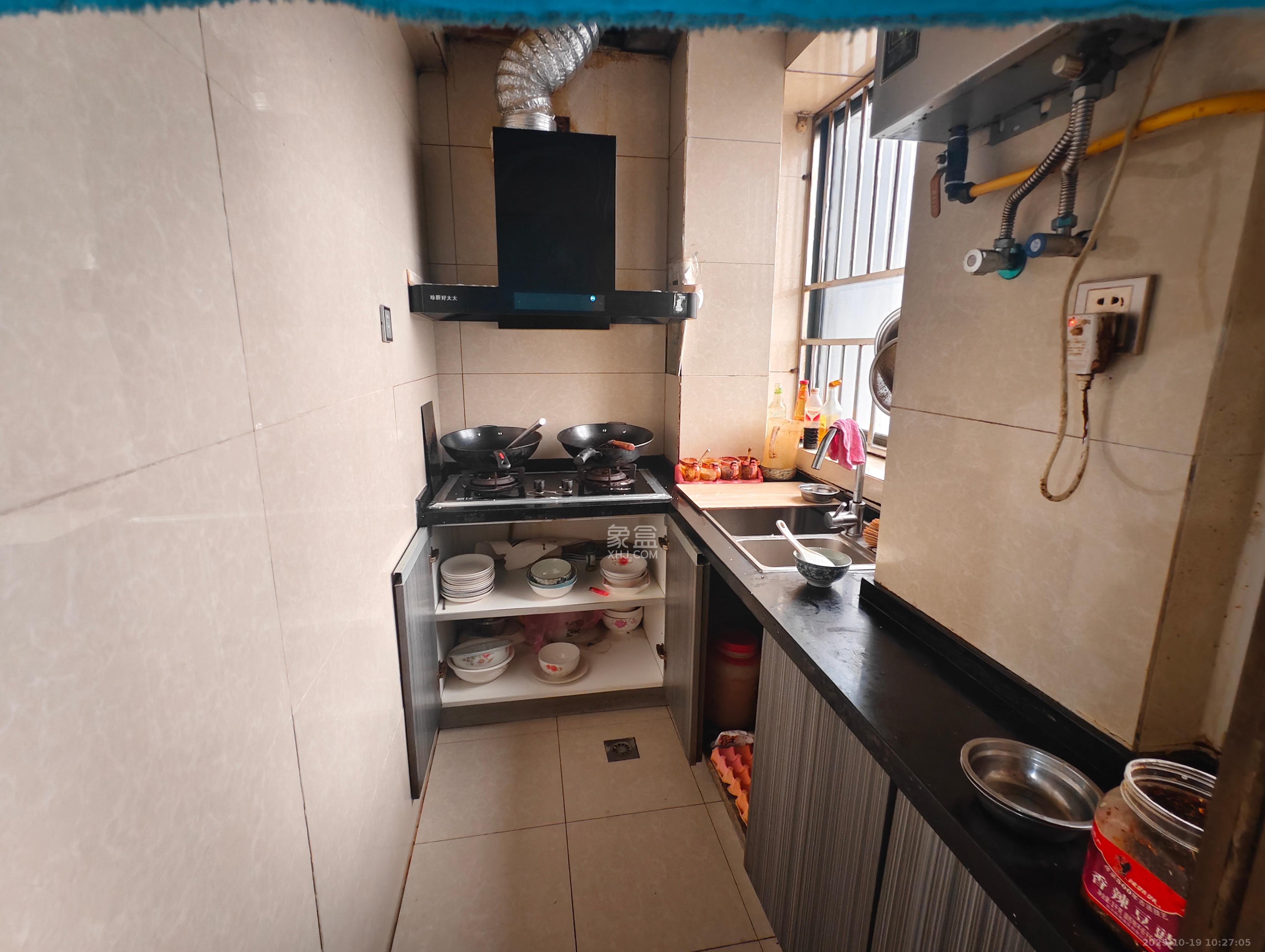 东方芙蓉 1室0厅0卫 1400.0元/月 东方芙蓉 1室0厅0卫 1400.0元/月室内图